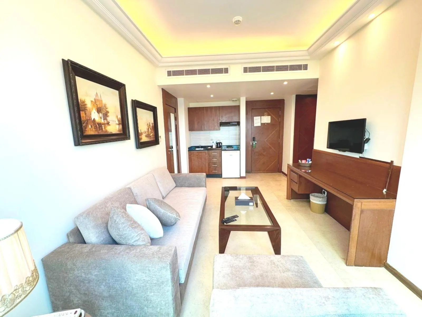 Living room in King Suites Hotel
