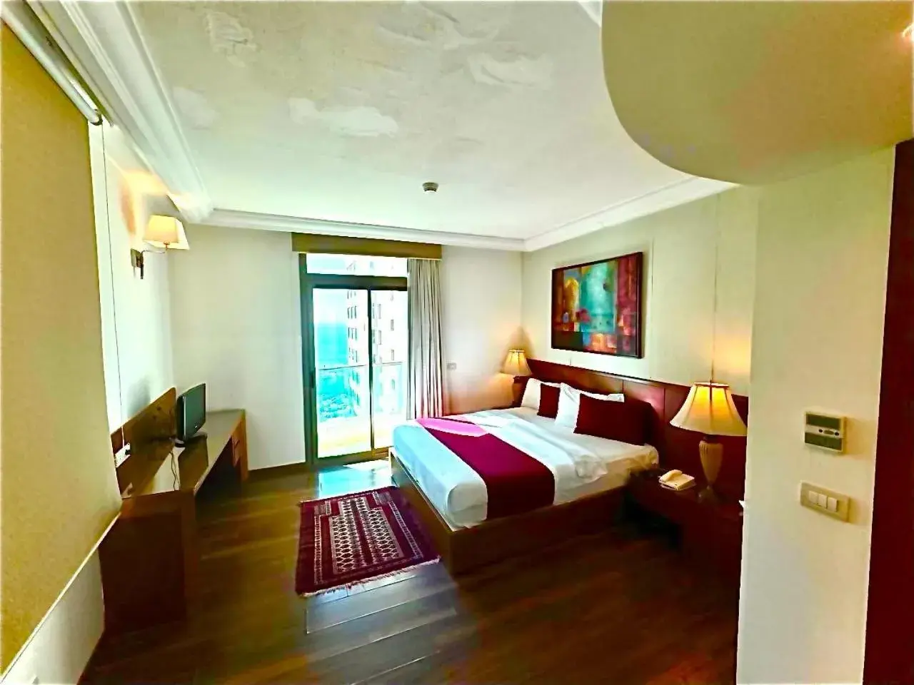 Bedroom, Bed in King Suites Hotel Bedroom, Bed in King Suites Hotel