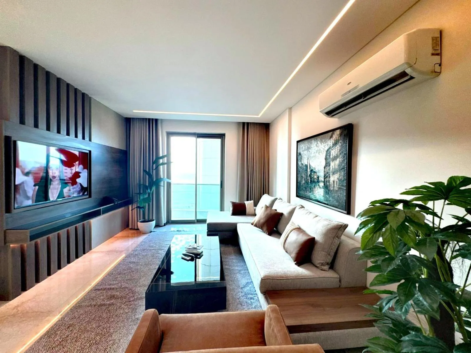 Living room in King Suites Hotel