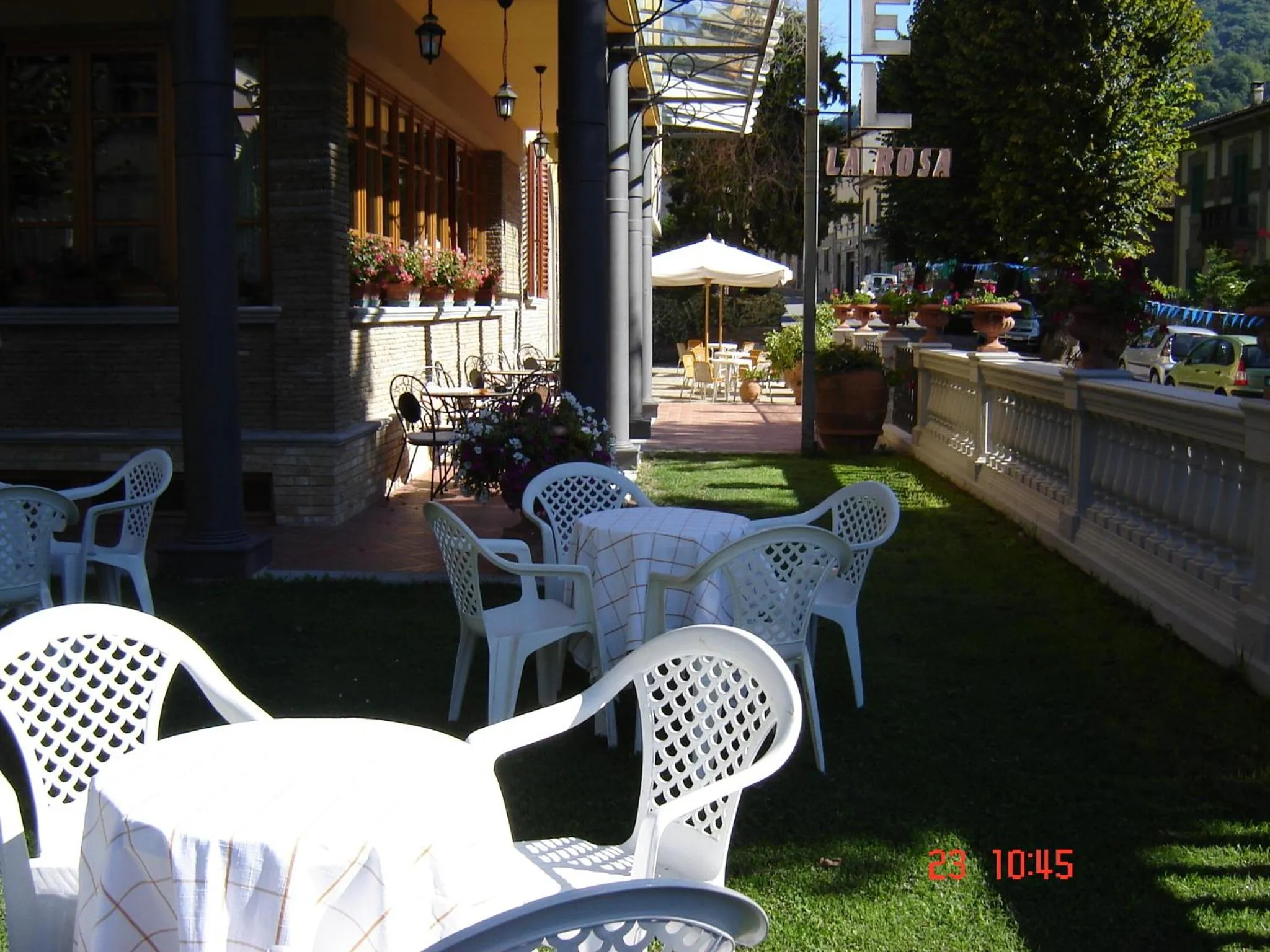 Patio in Hotel La Rosa