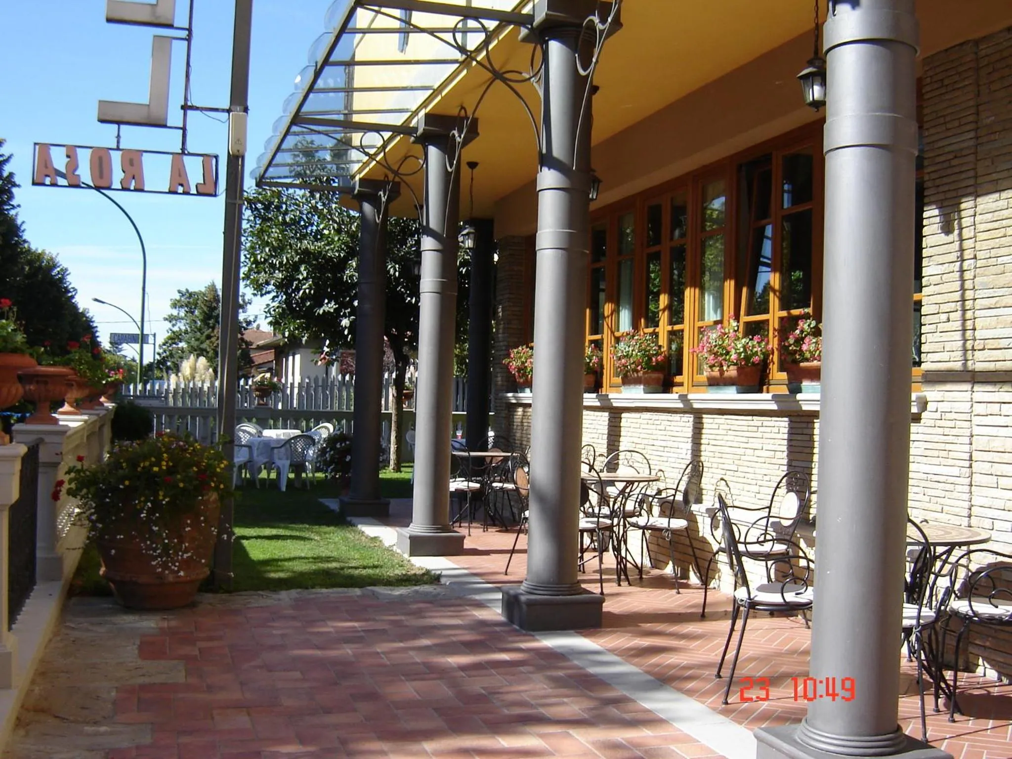 Patio in Hotel La Rosa