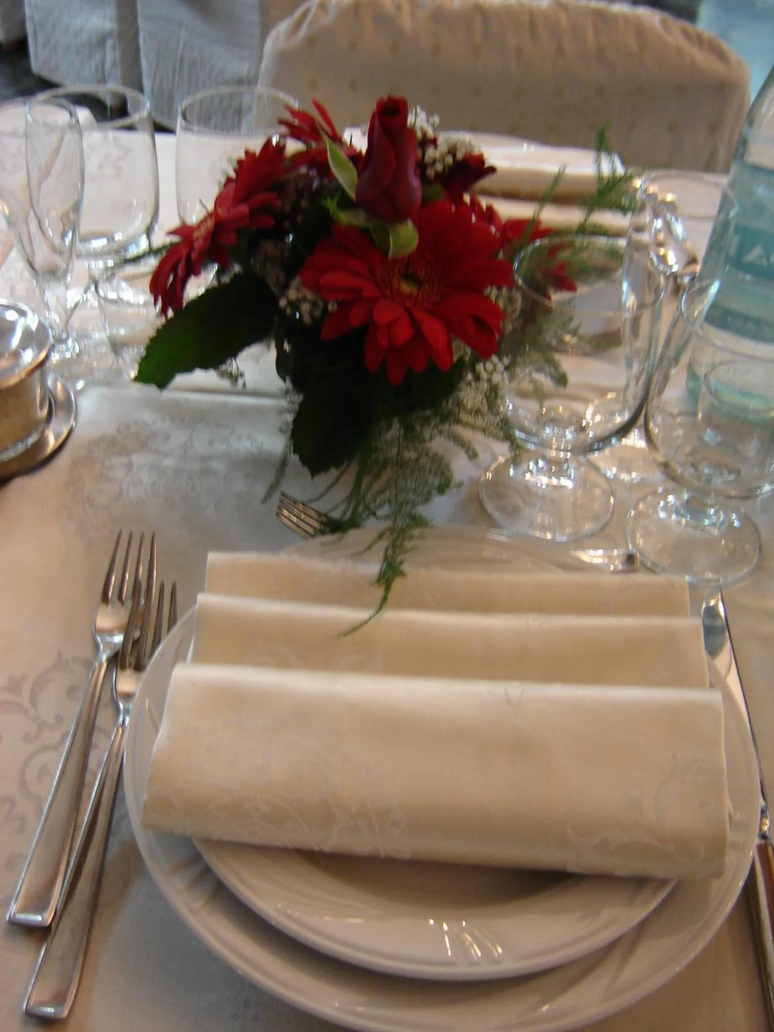 Restaurant/places to eat in Hotel La Rosa