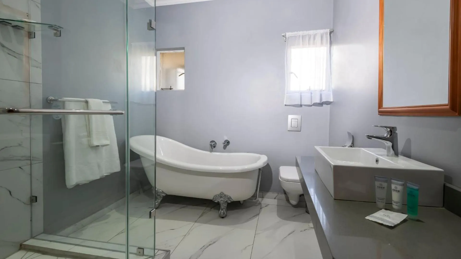 Shower in ANEW Resort Ingeli Forest Kokstad