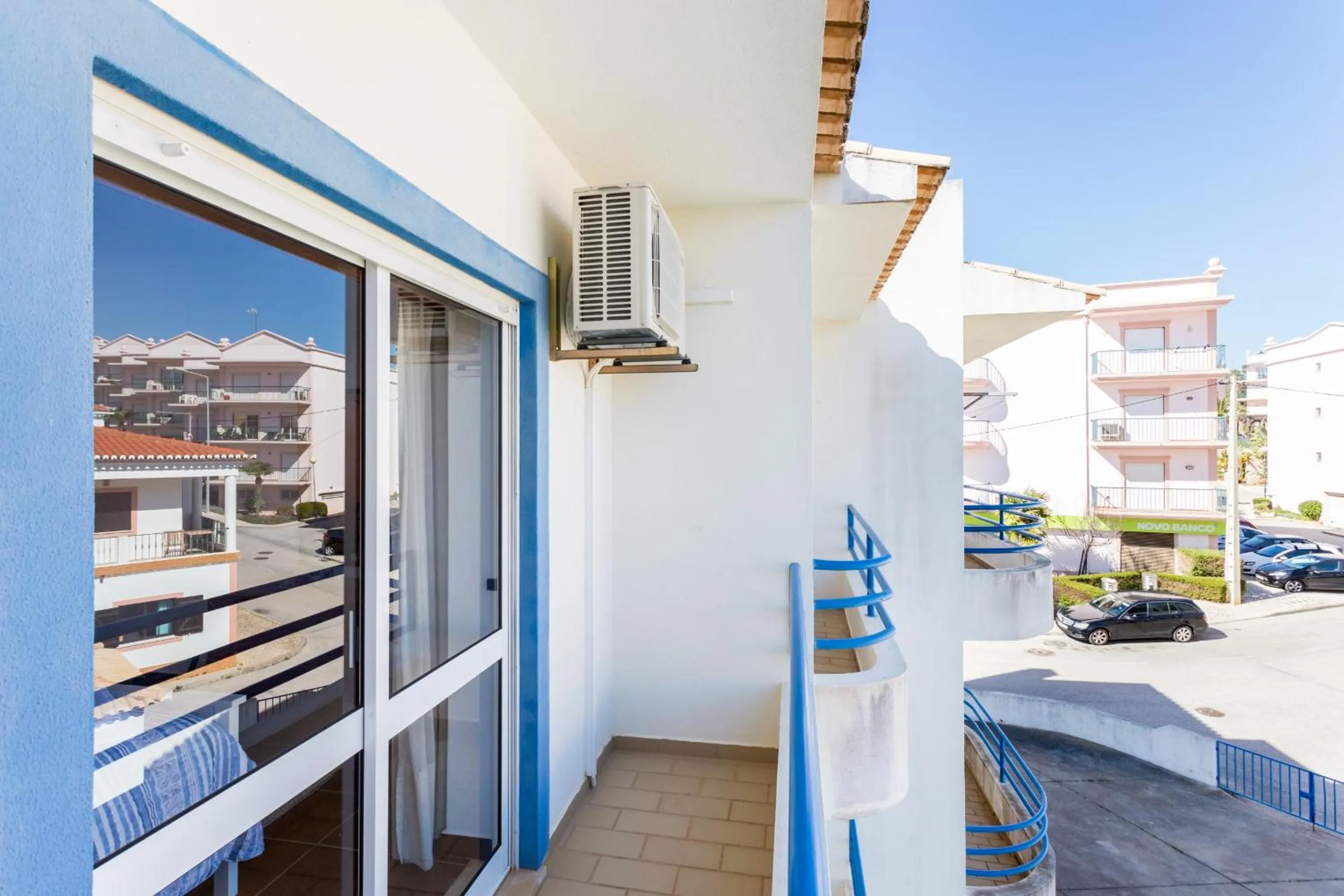Bed in CoolHouses Algarve Luz, 2 Bed top floor flat, amazing sea view, central. Delicia do Sol