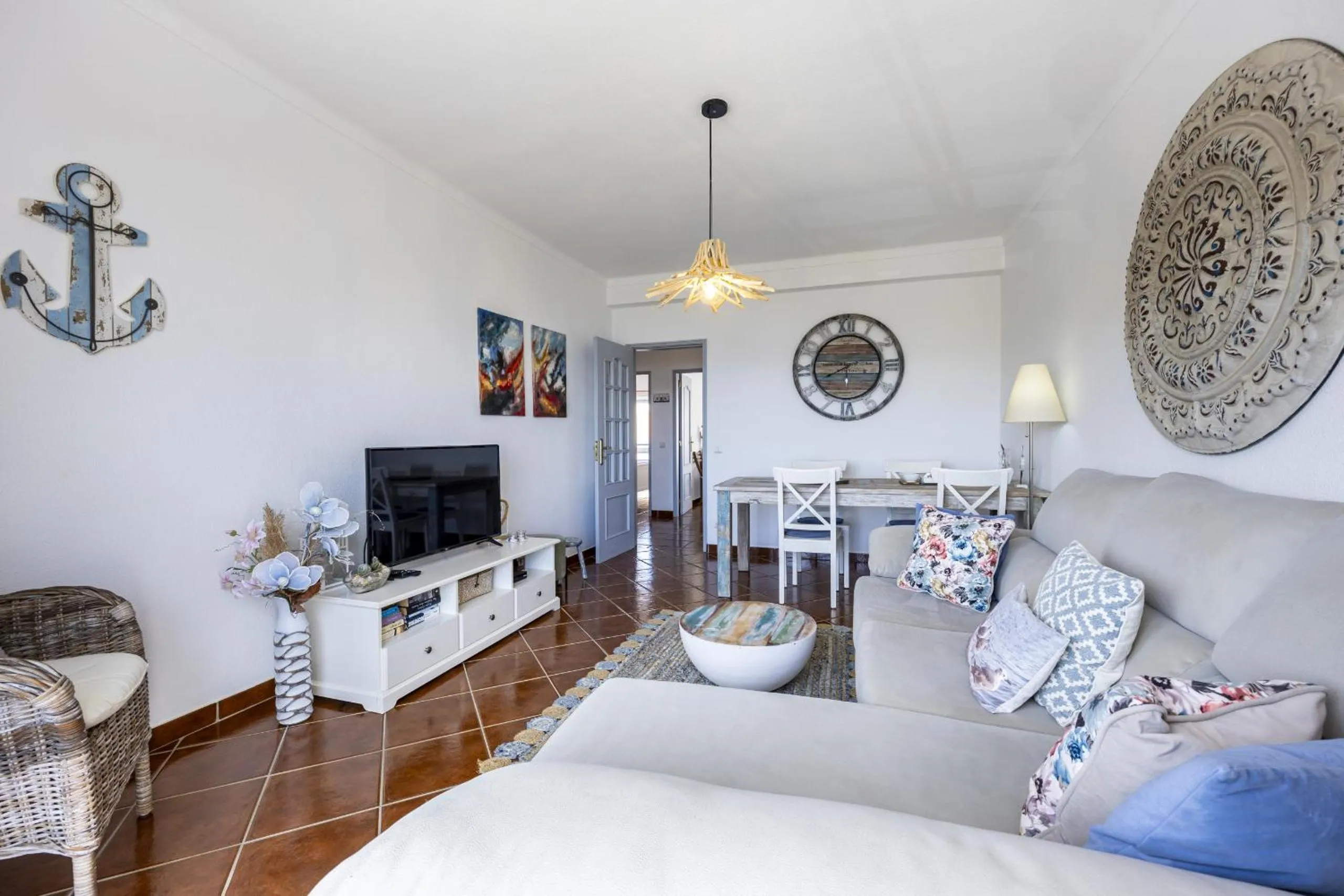 Communal lounge/ TV room in CoolHouses Algarve Luz, 2 Bed top floor flat, amazing sea view, central. Delicia do Sol