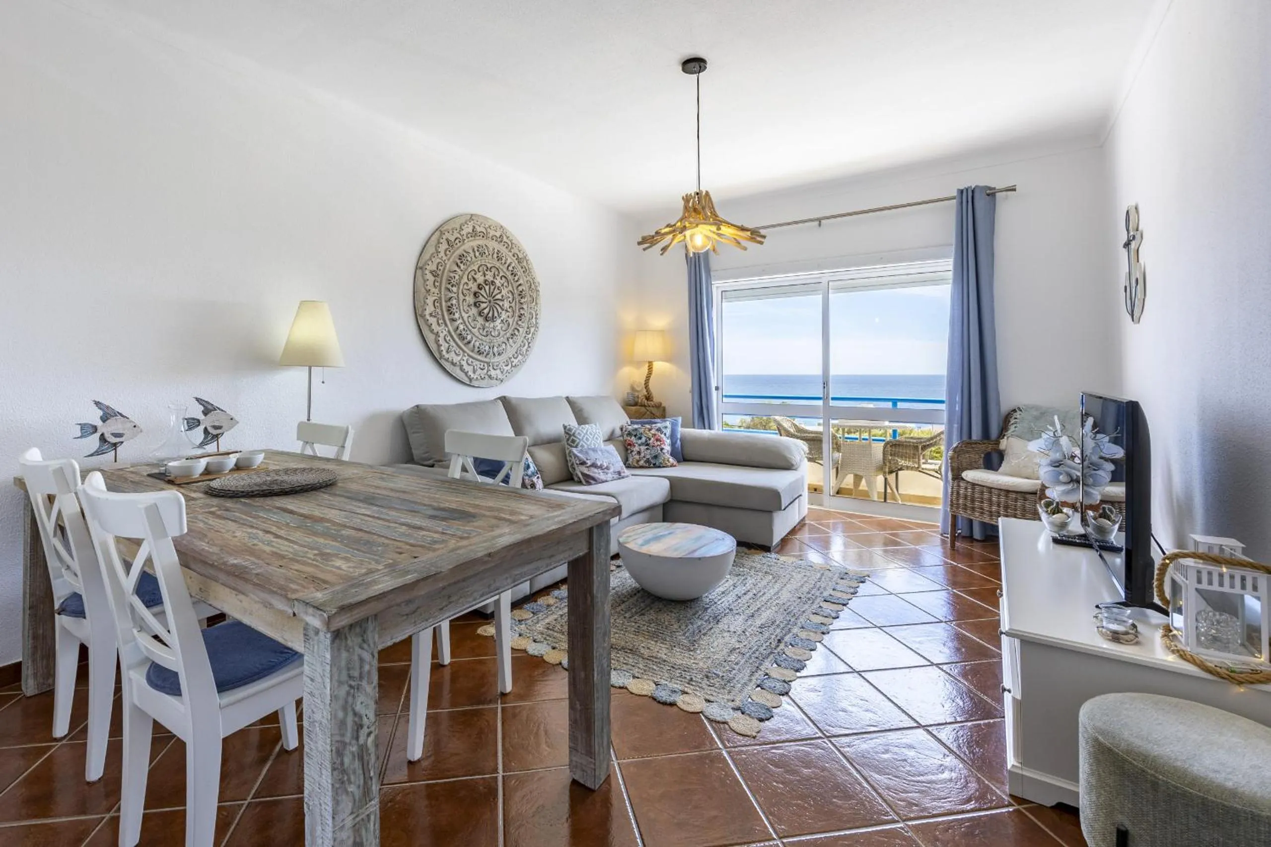 Dining area in CoolHouses Algarve Luz, 2 Bed top floor flat, amazing sea view, central. Delicia do Sol