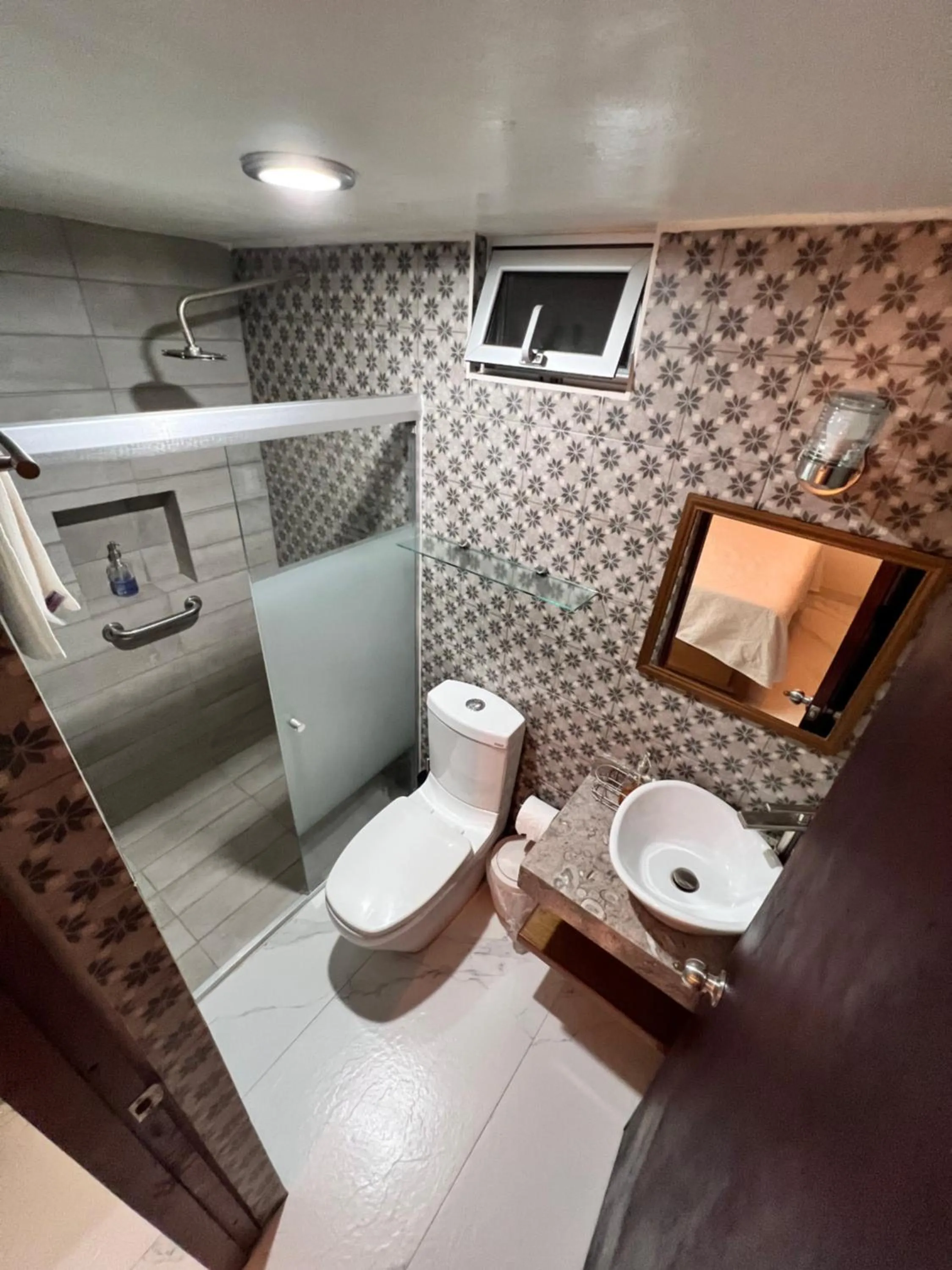 Shower in Hosteleria Casa Margarita