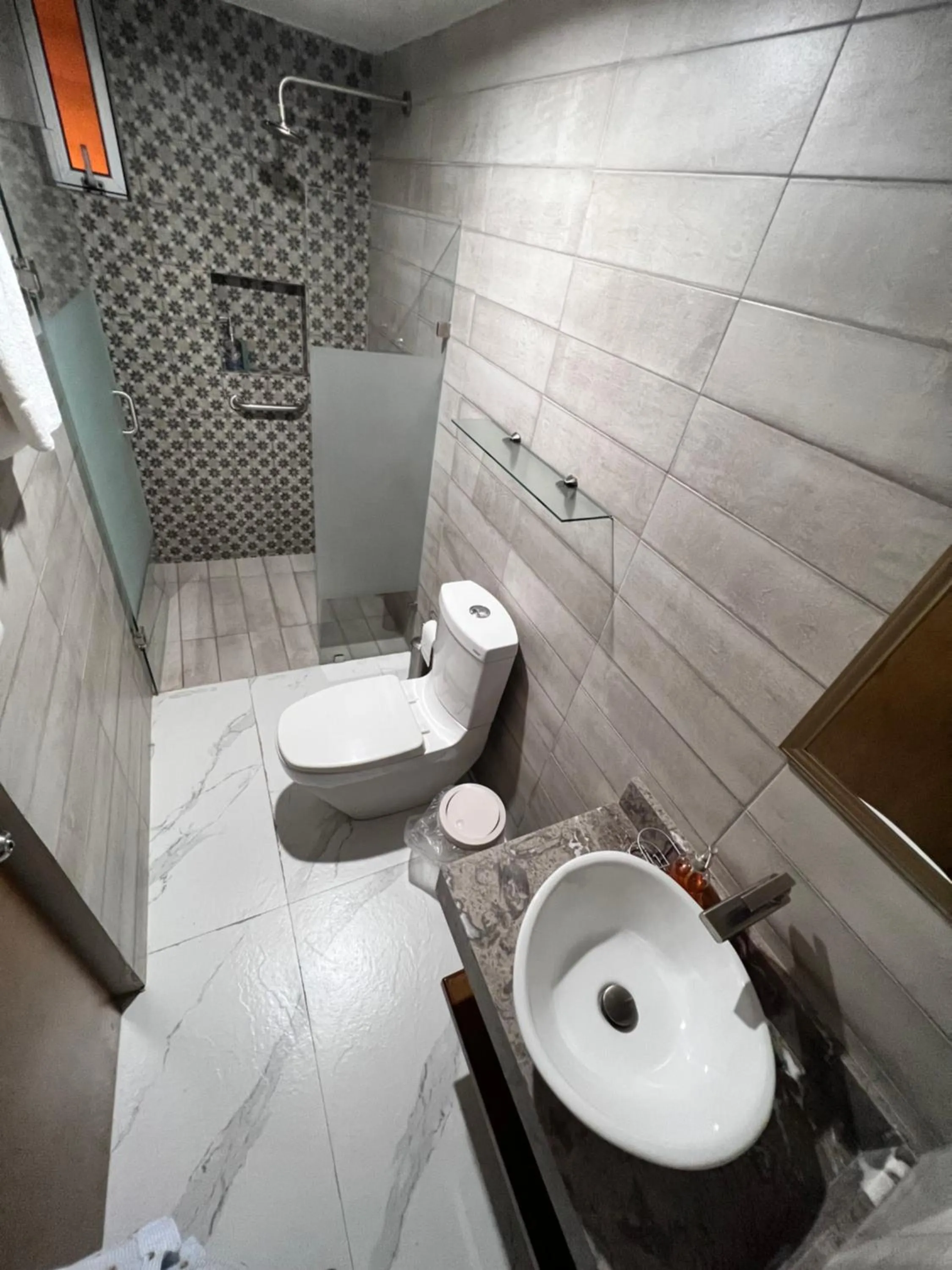 Shower in Hosteleria Casa Margarita