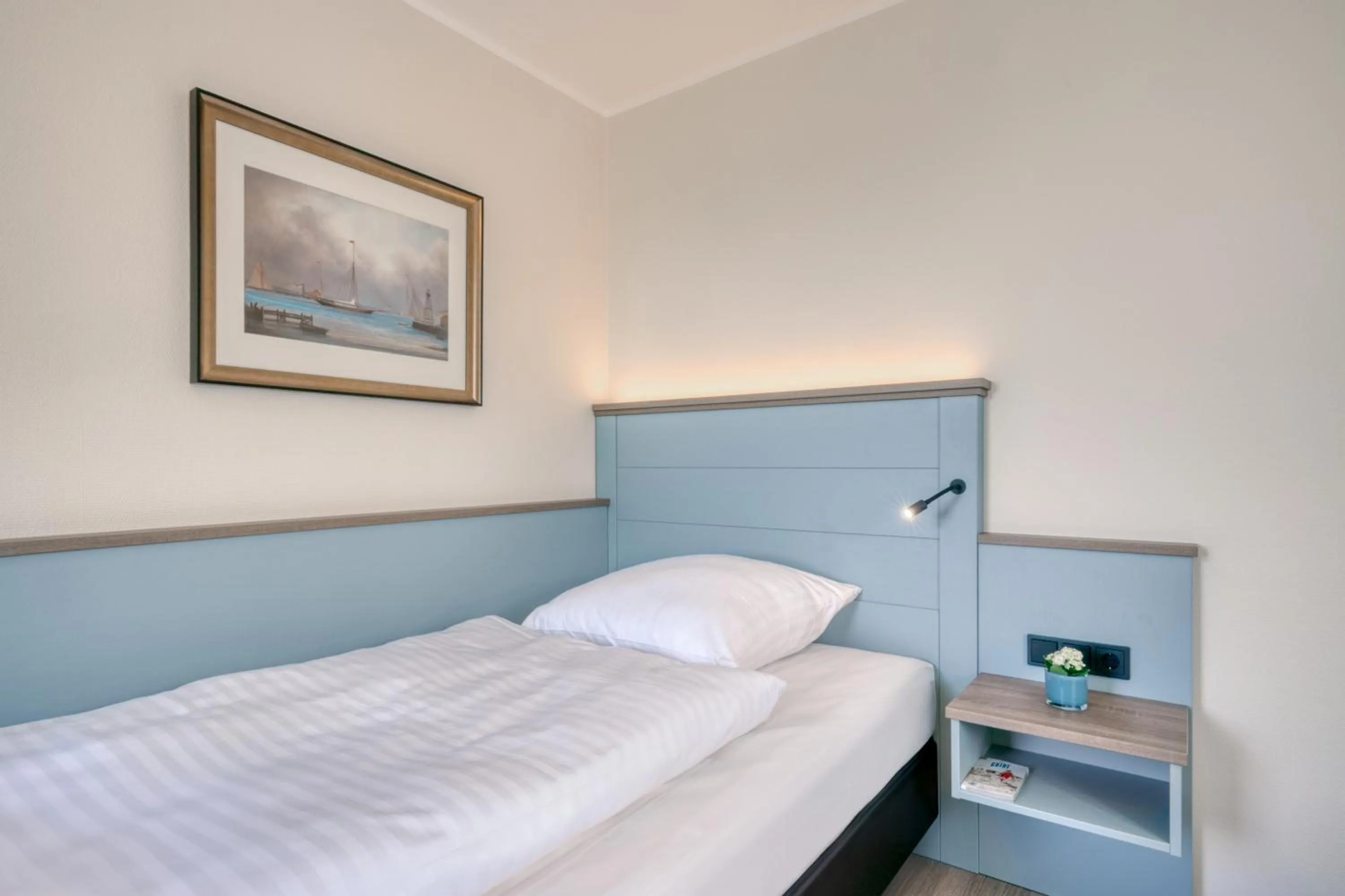 Photo of the whole room, Bed in Hotel an der Schlei Garni