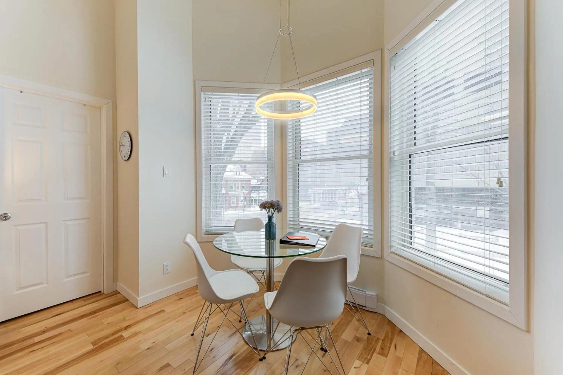 Dining area in Le 555 Grande allée