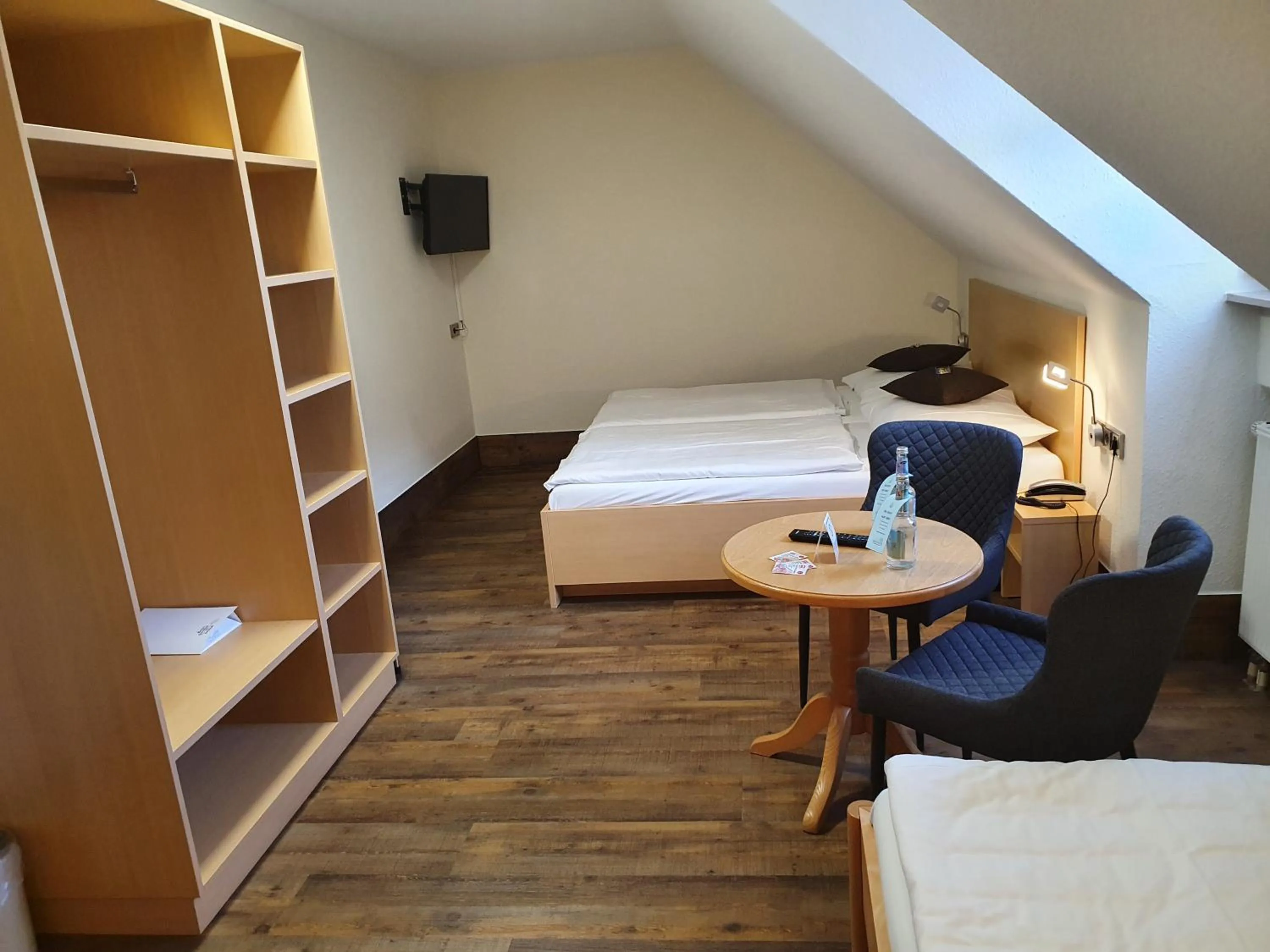 Bedroom, Bed in Hotel Gasthof am Schloß