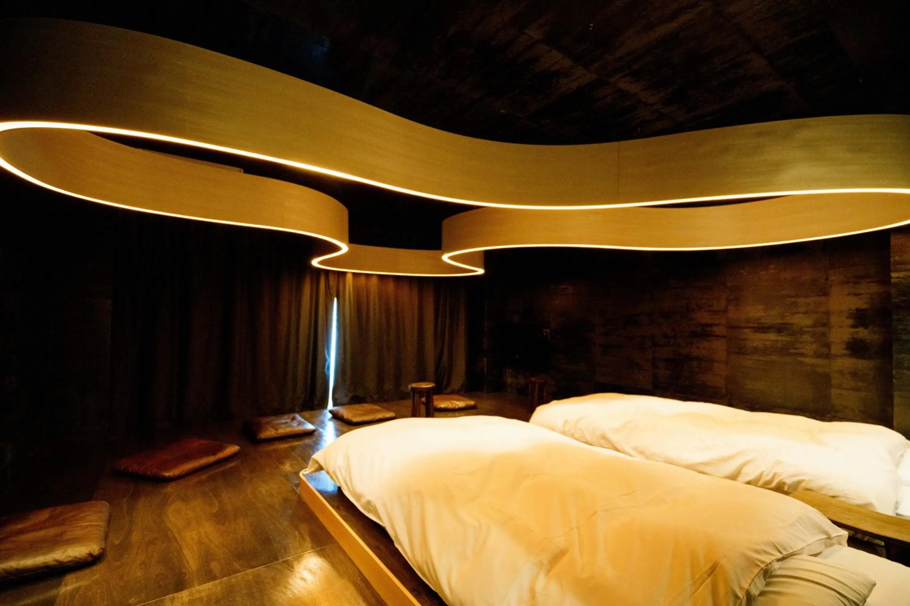 Bed in Seven Stories