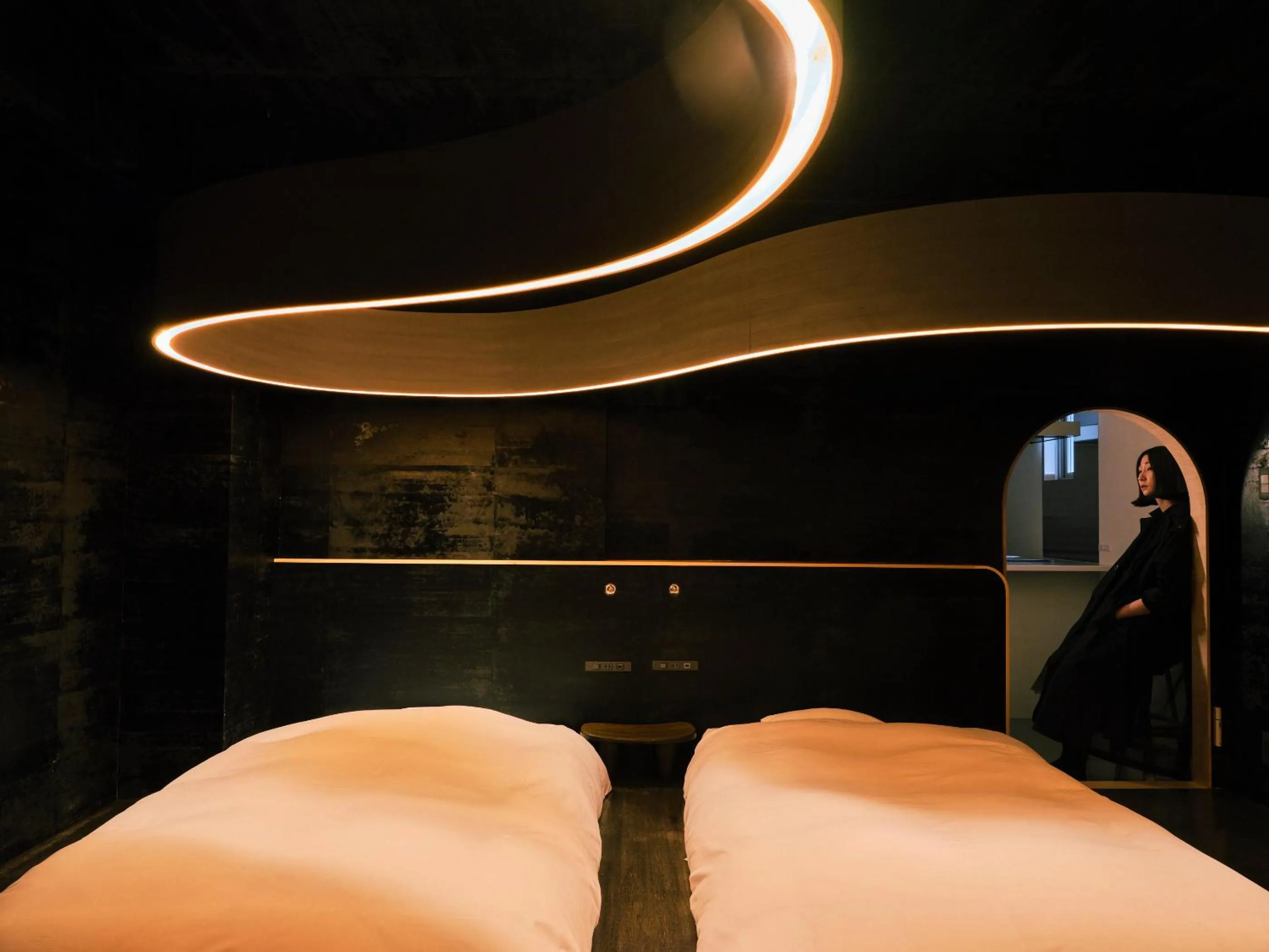 Bed in Seven Stories