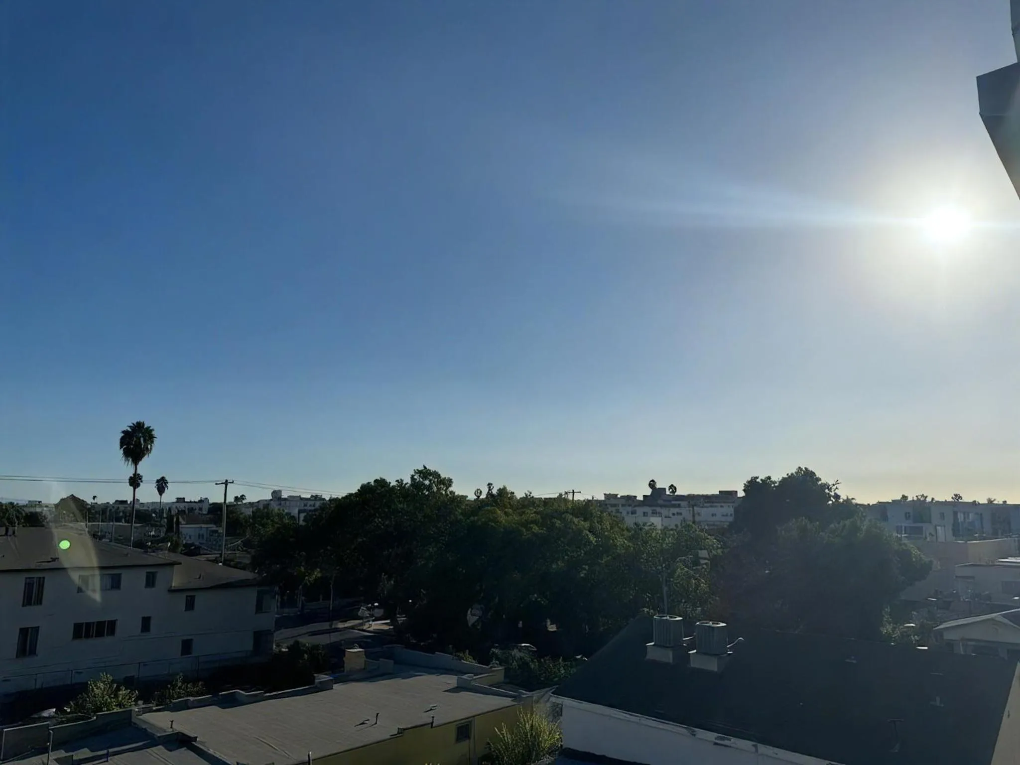 Day in Hollywood Homes minutes to everything SPACIOUS AND FREE PARKING