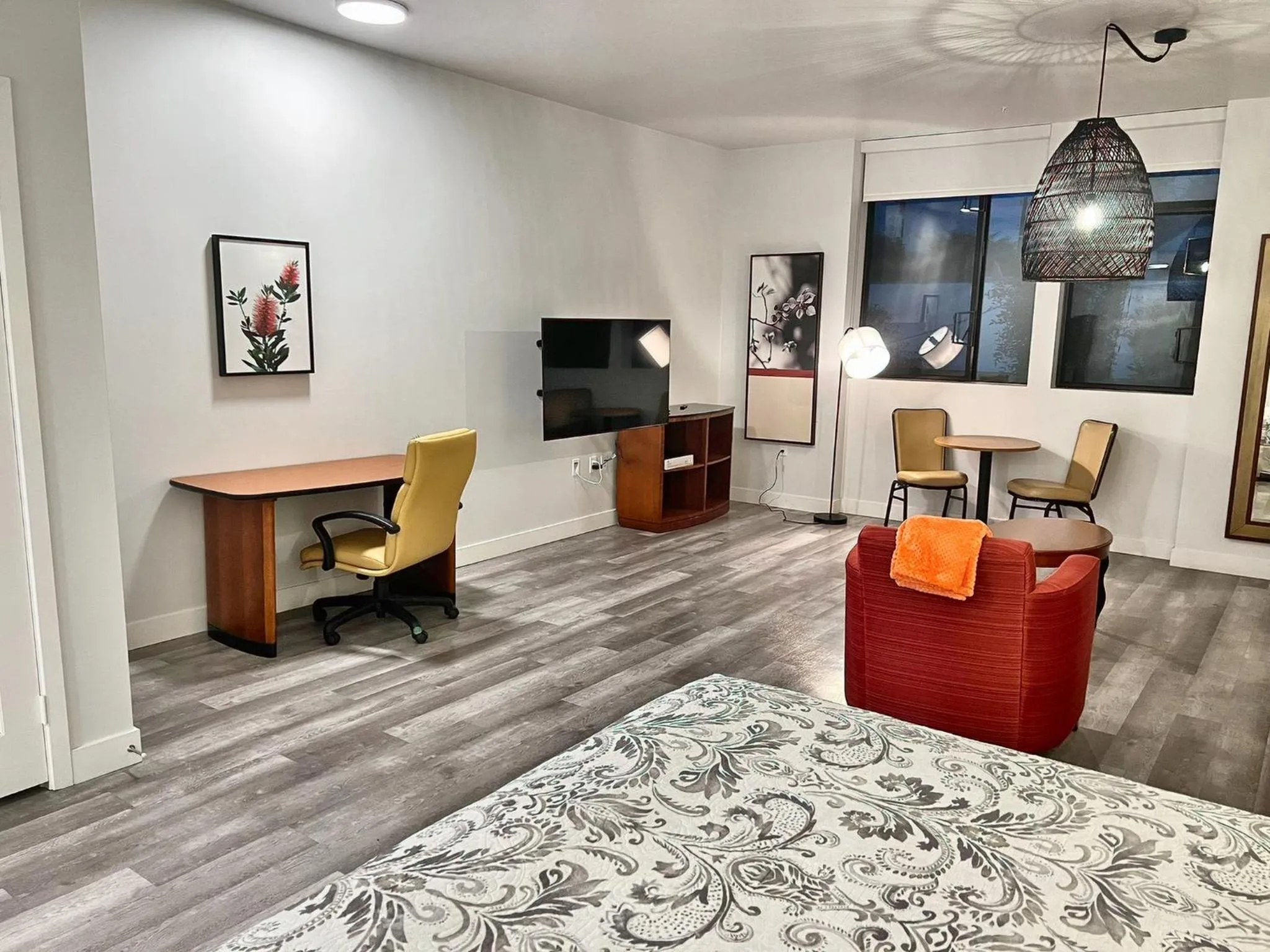 Living room in Hollywood Homes minutes to everything SPACIOUS AND FREE PARKING