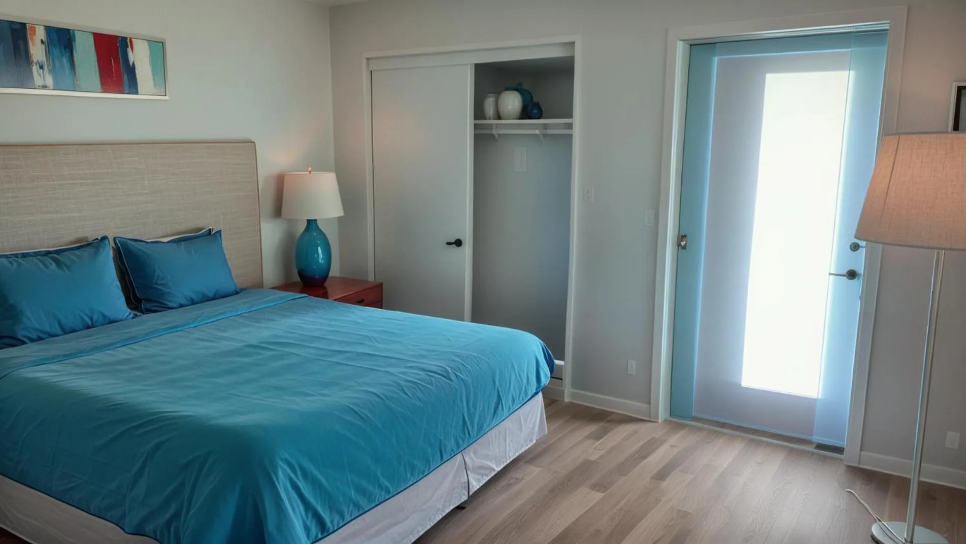 Bed in Hollywood Homes minutes to everything SPACIOUS AND FREE PARKING