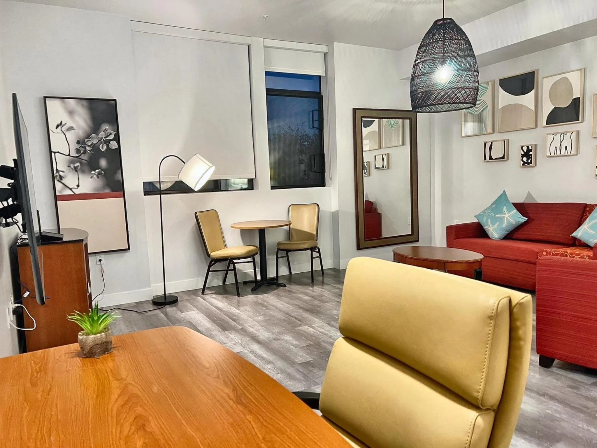 Living room in Hollywood Homes minutes to everything SPACIOUS AND FREE PARKING