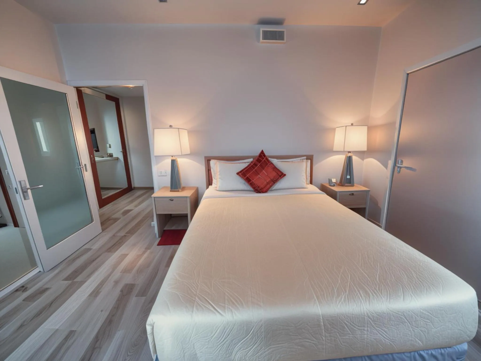 Bed in Hollywood Homes minutes to everything SPACIOUS AND FREE PARKING