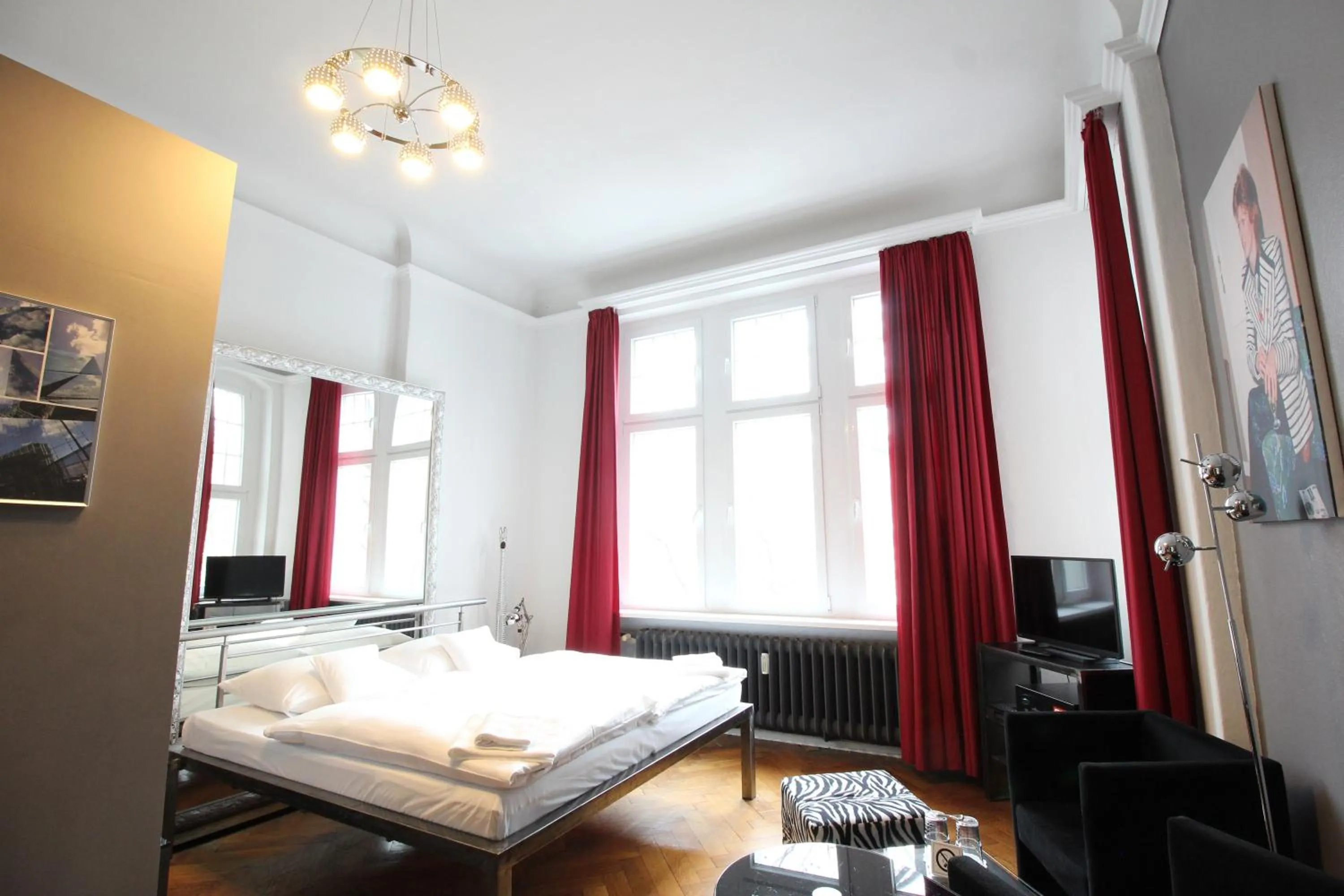 Communal lounge/ TV room, Bed in ArtHotel Connection