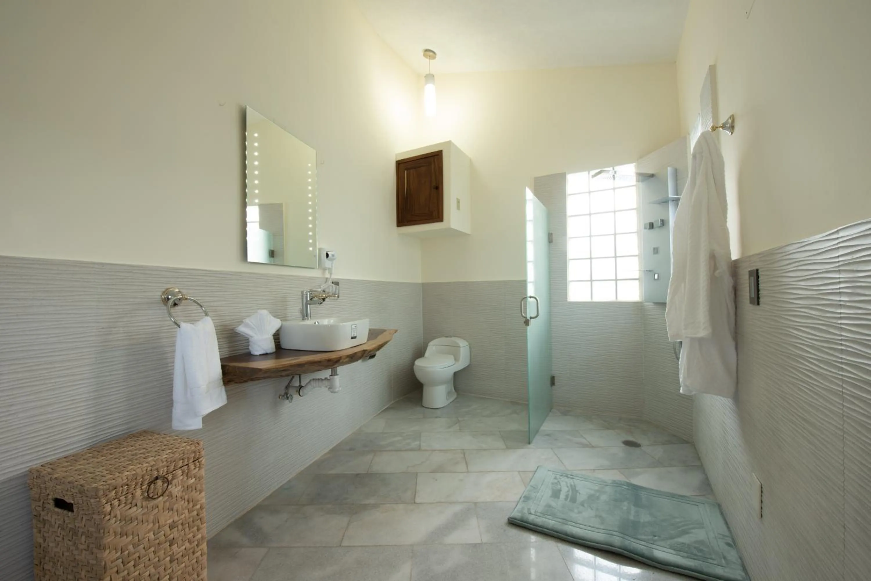 Bathroom in La Casa Blanca