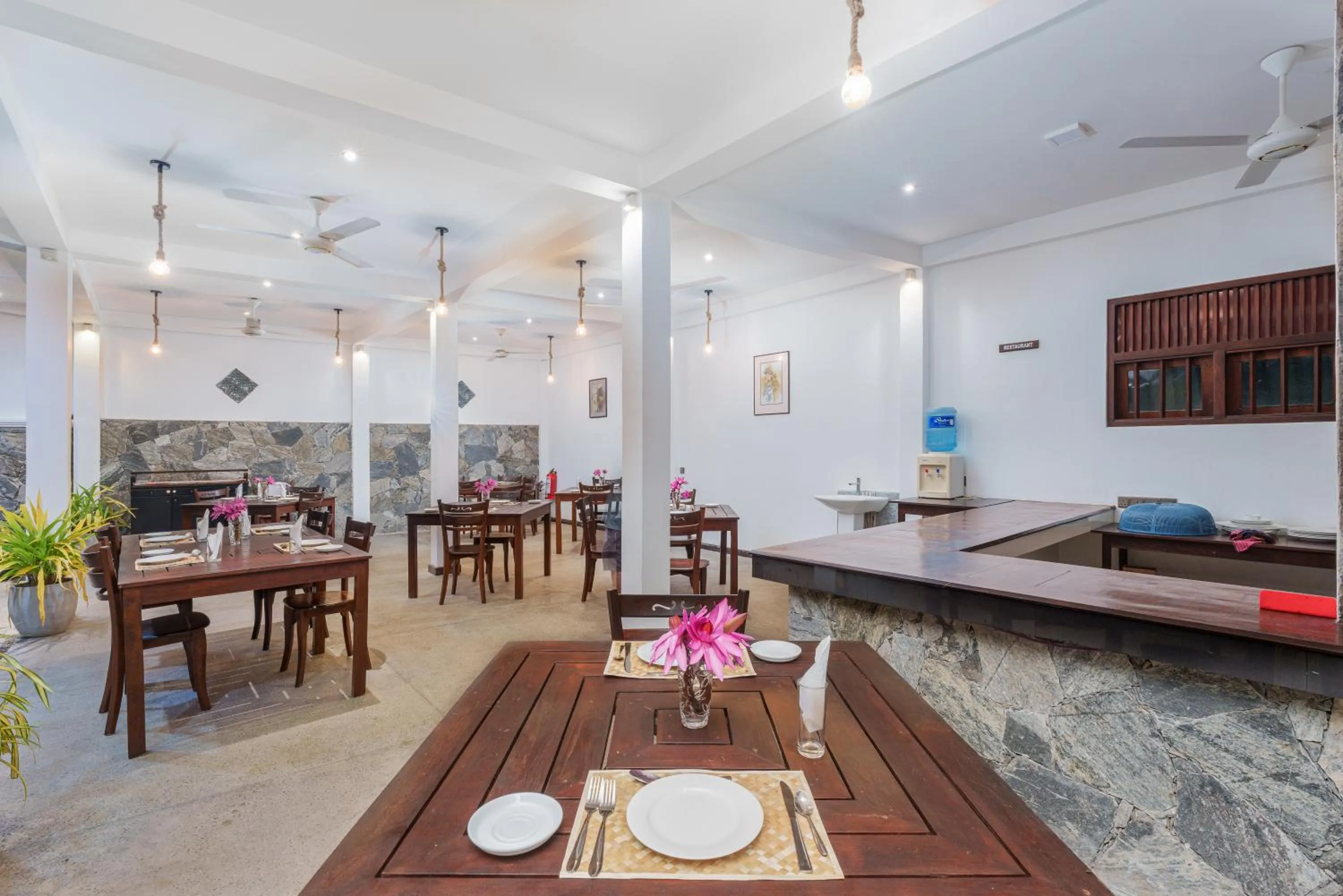 Restaurant/places to eat in Olu Ayurveda Beach Resort