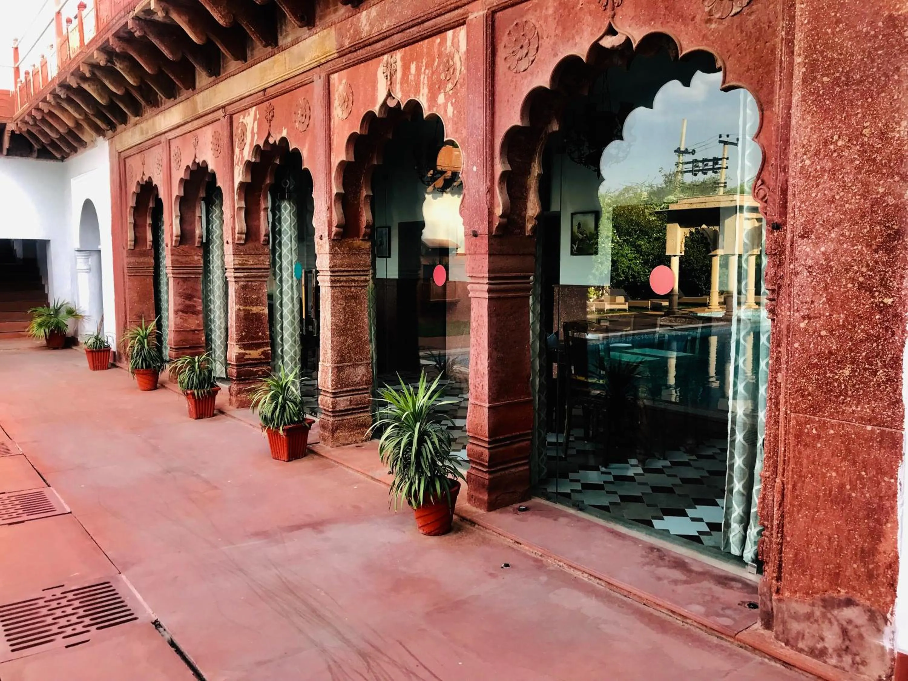 Restaurant/places to eat in Amritara Chandra Mahal Haveli, Bharatpur