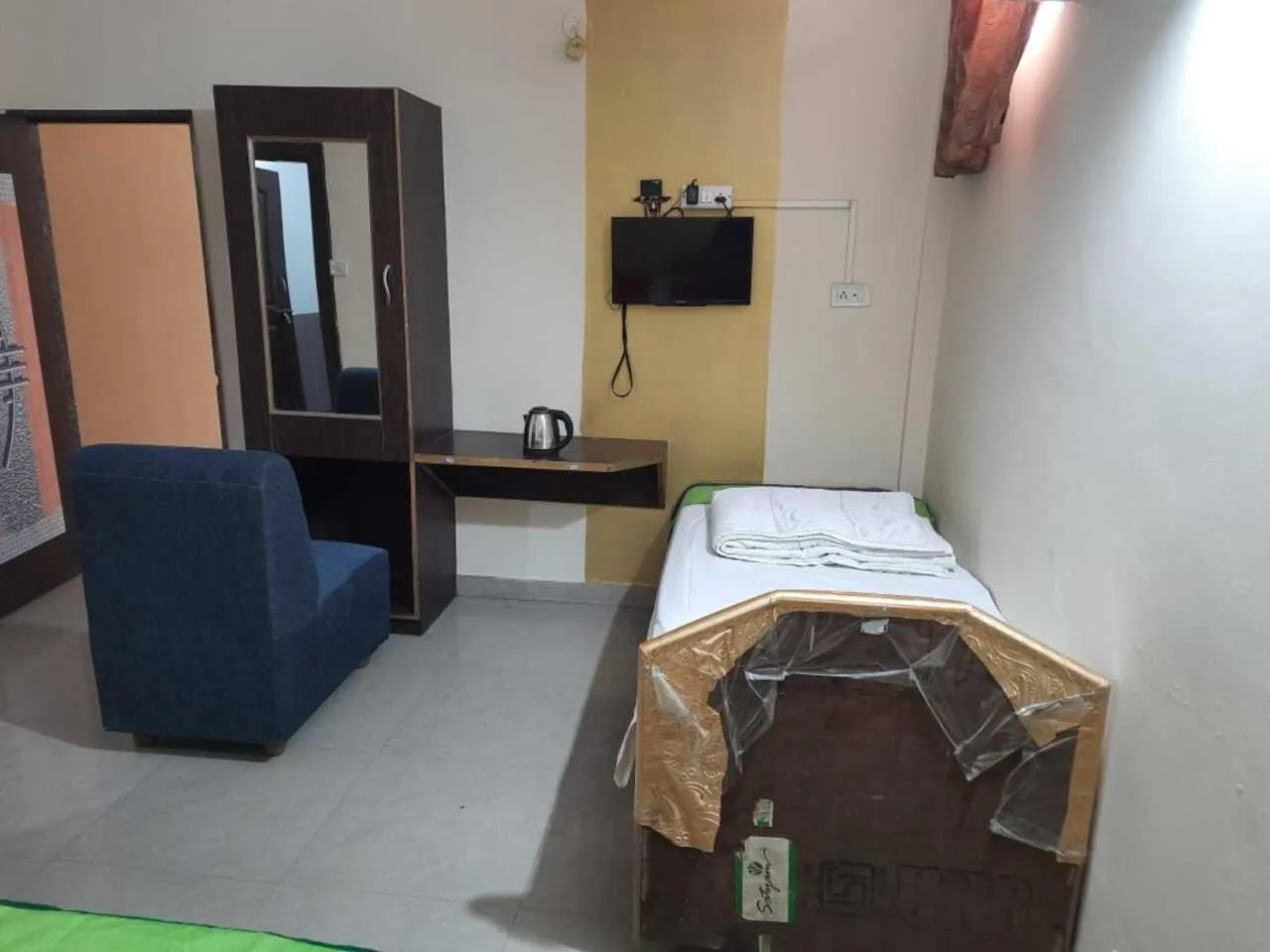 Bedroom, Bed in Abhimaan Residency