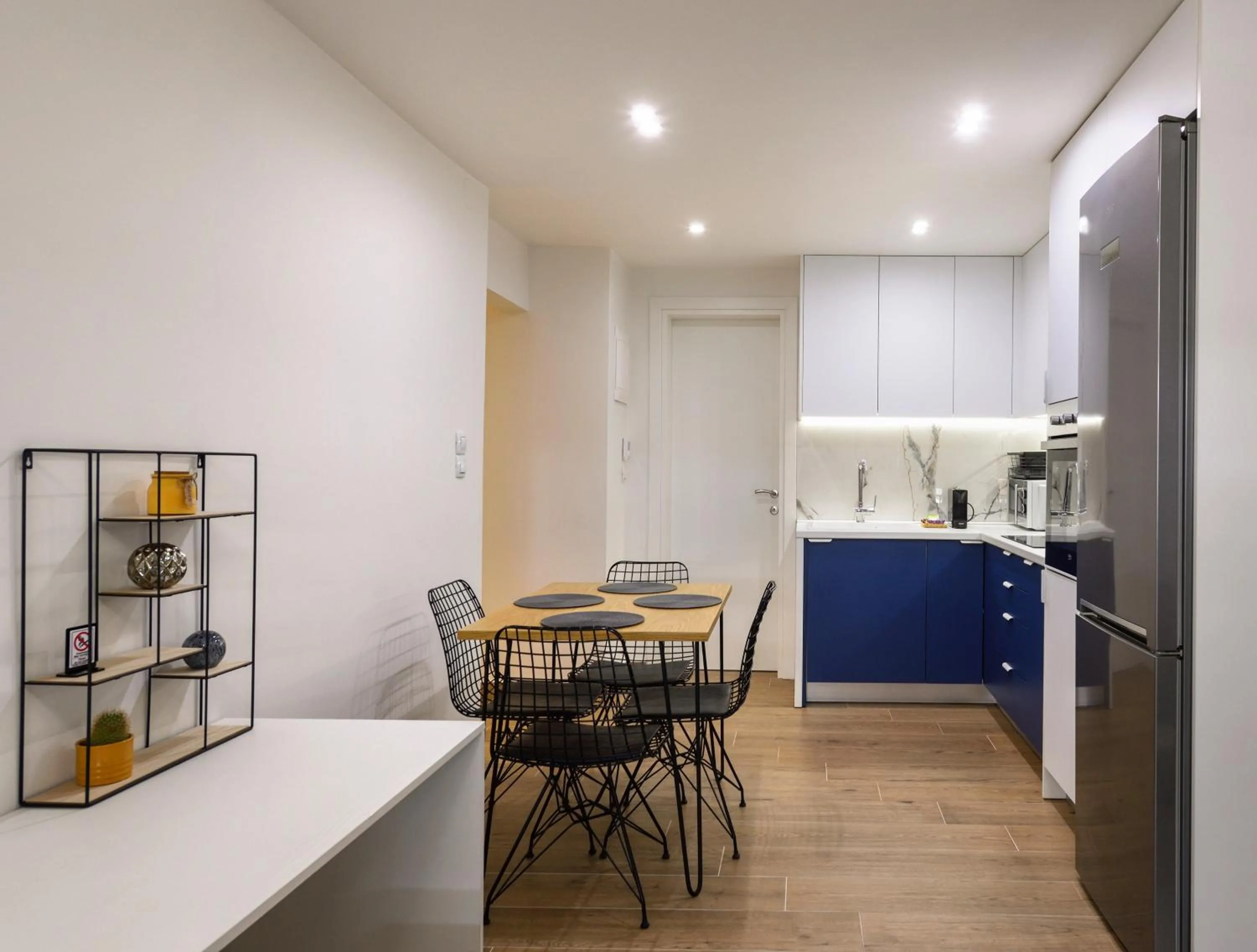 Blu & Marrone Suites-parking included