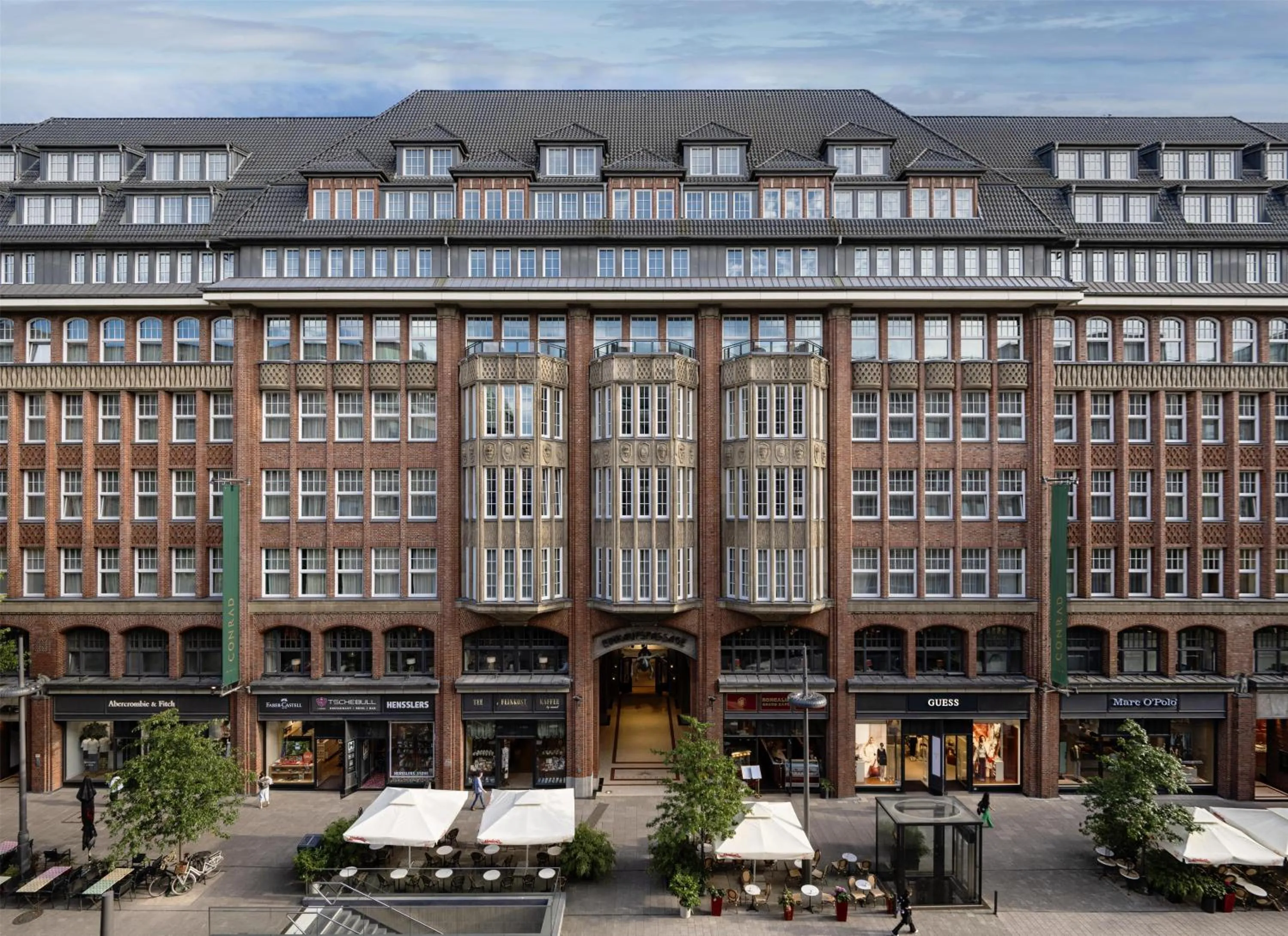Property building in Conrad Hamburg