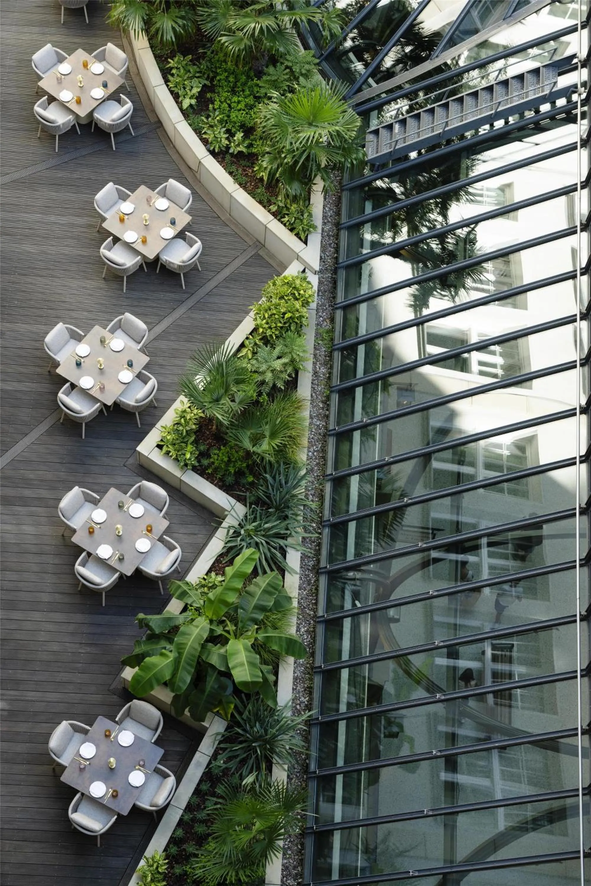 Restaurant/places to eat in Conrad Hamburg