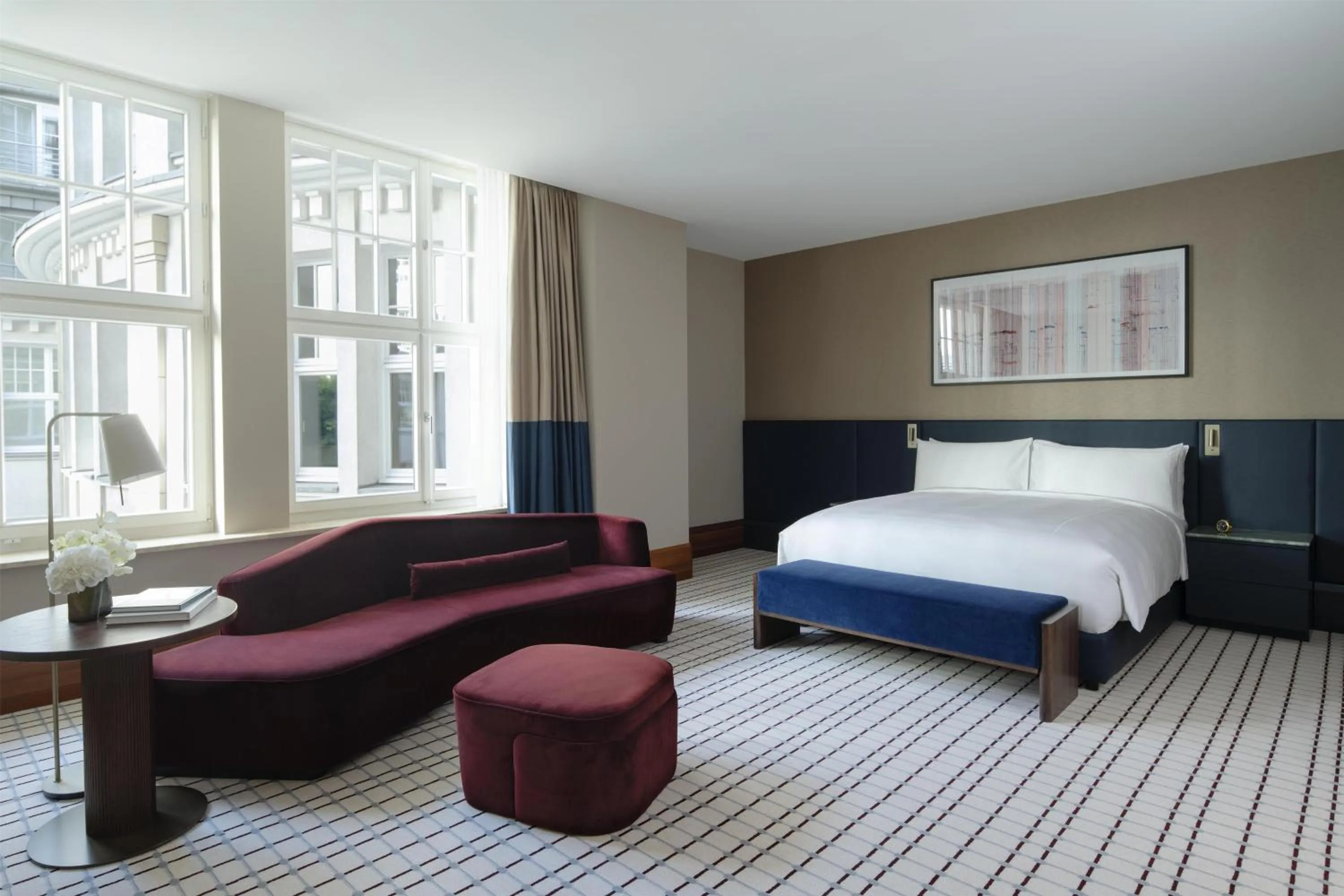 Photo of the whole room, Bed in Conrad Hamburg