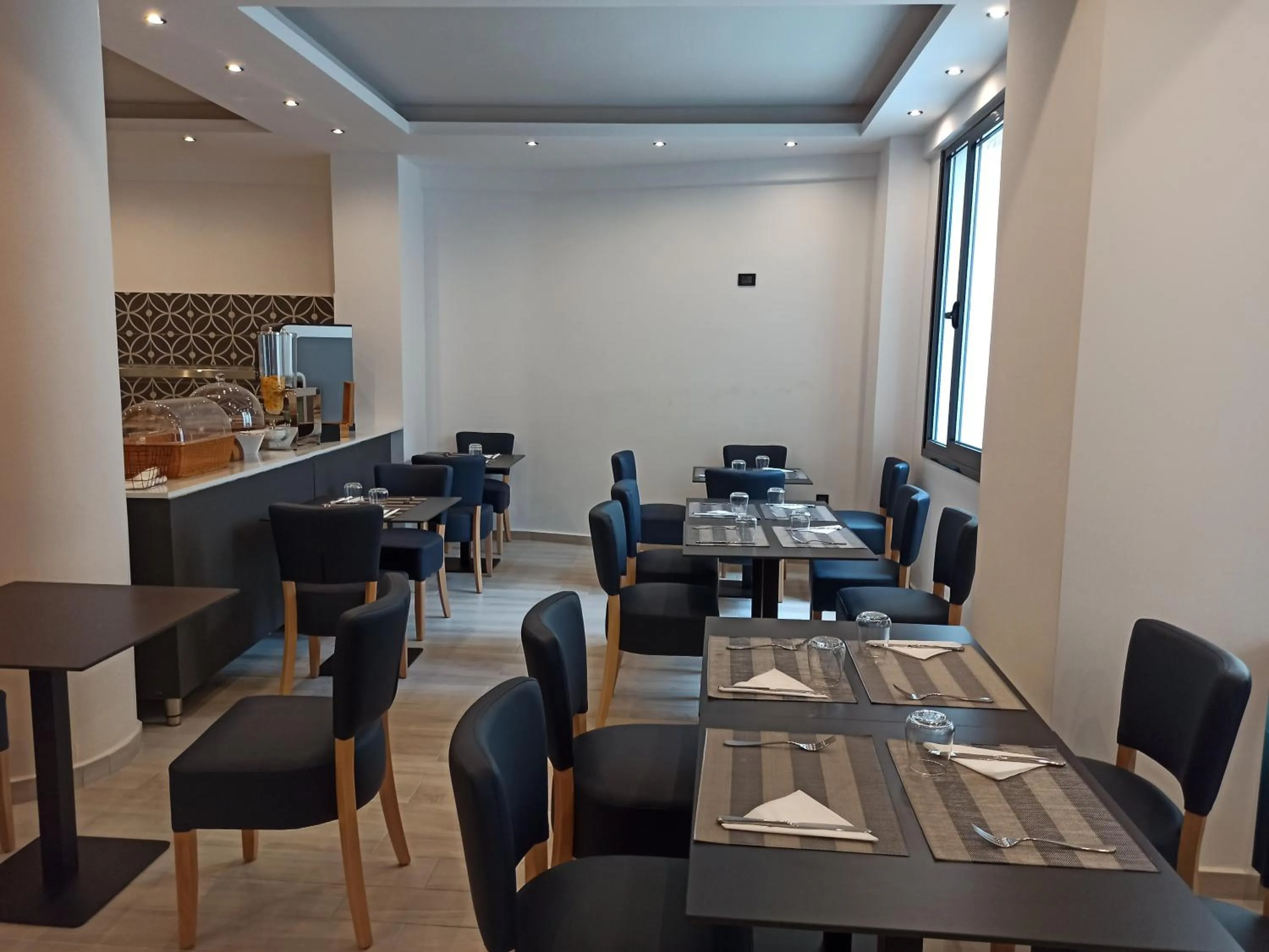 Restaurant/places to eat in Evita Asty