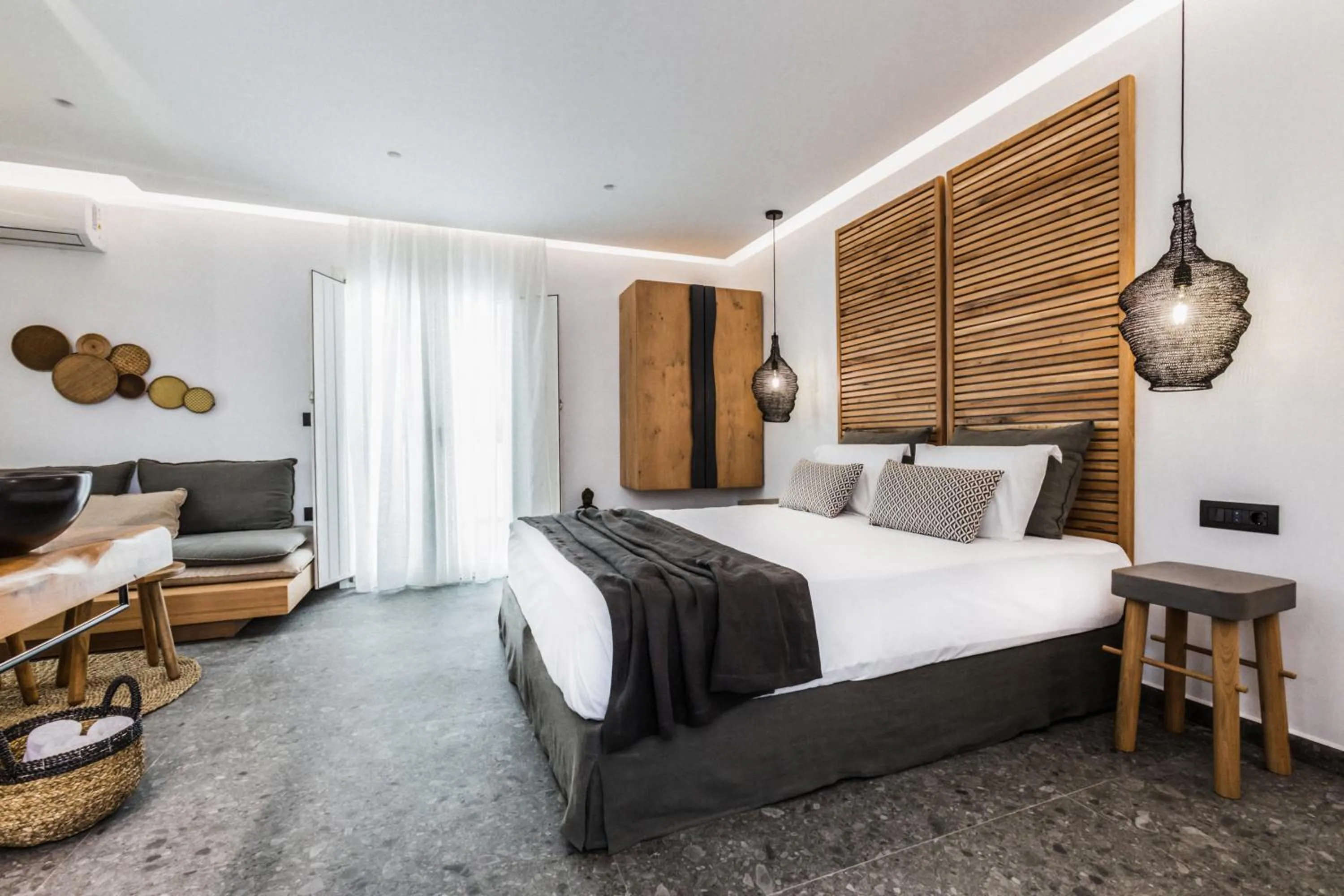 Bed in Naxian Secret