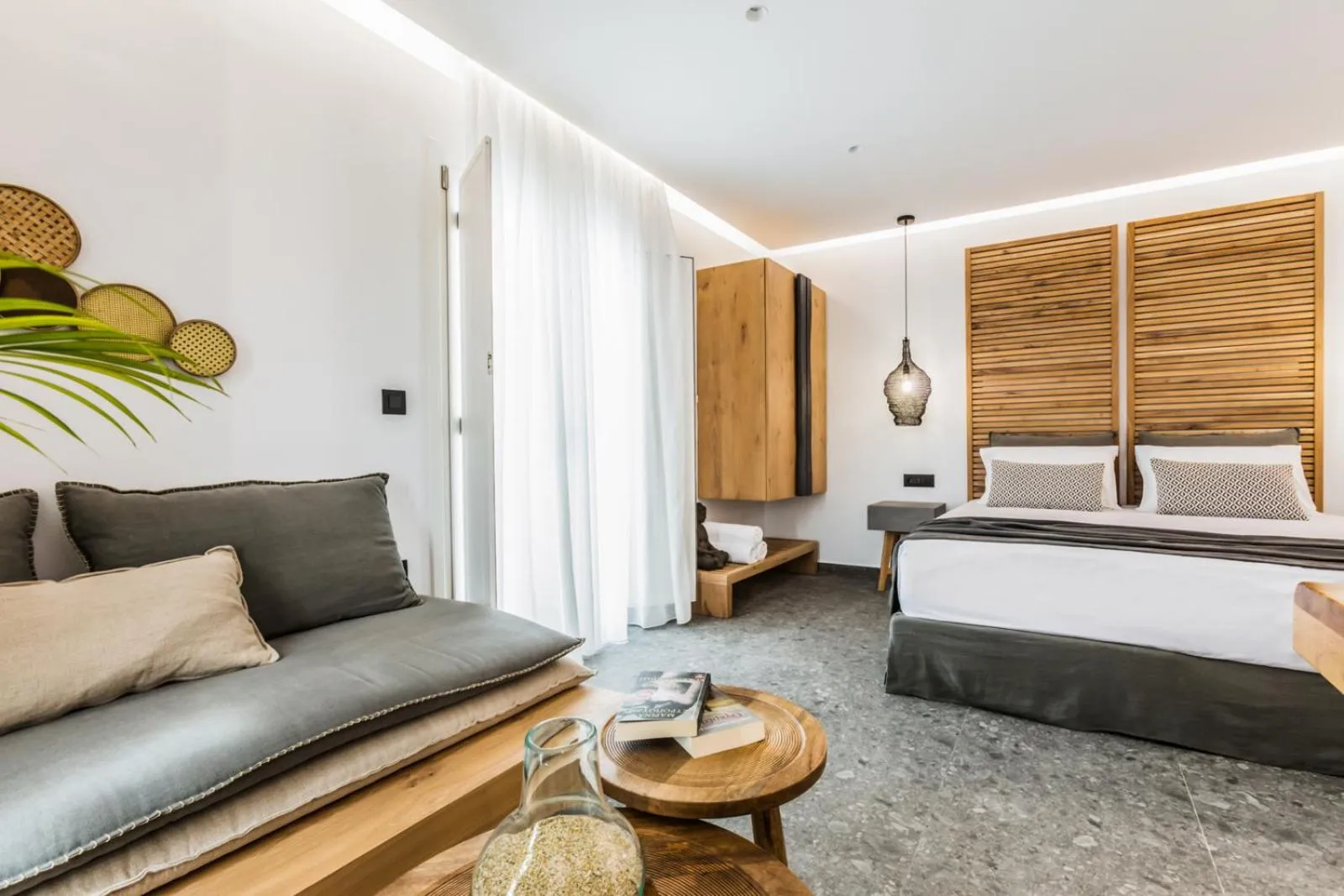 Bed in Naxian Secret