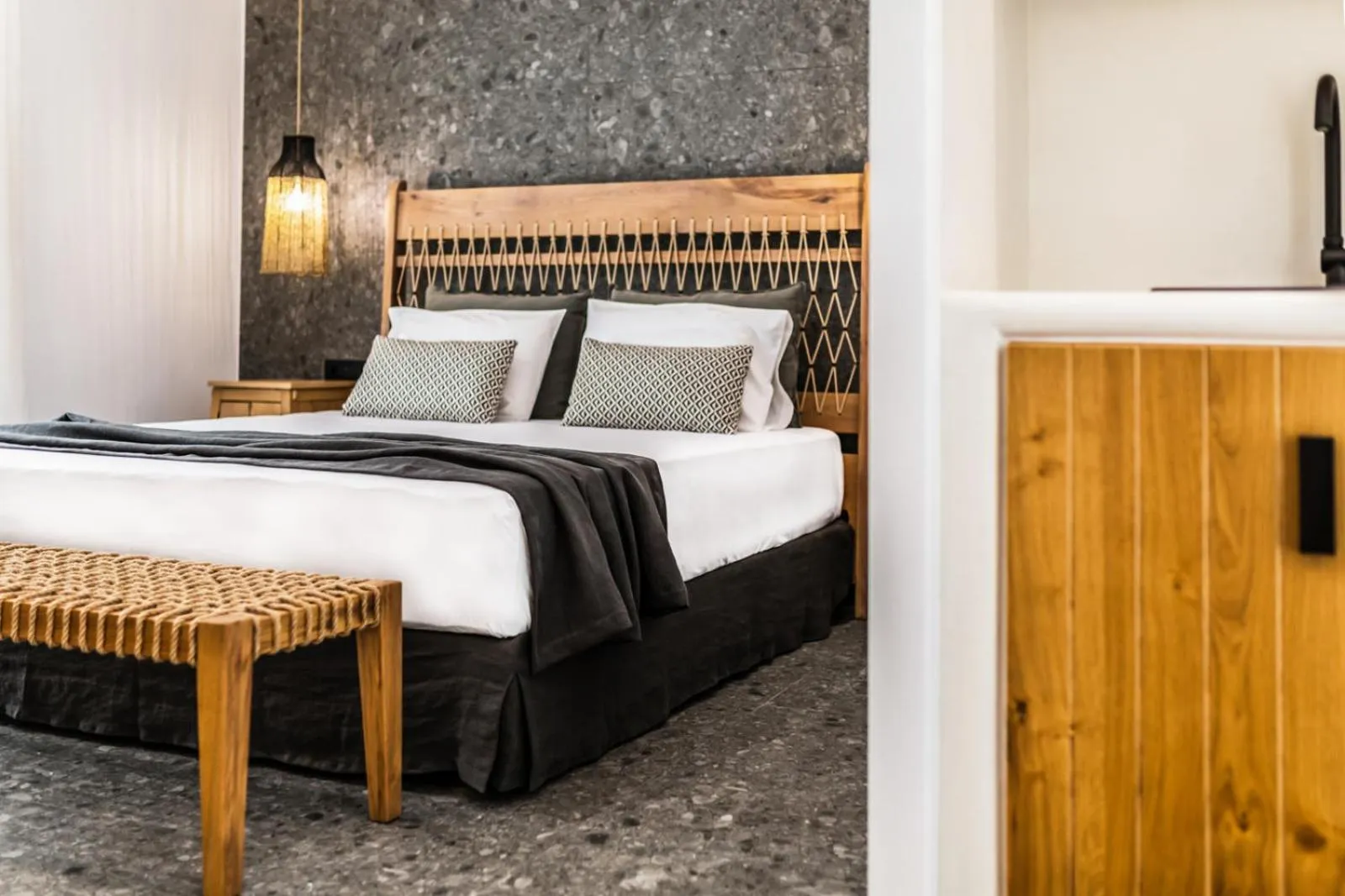 Bed in Naxian Secret