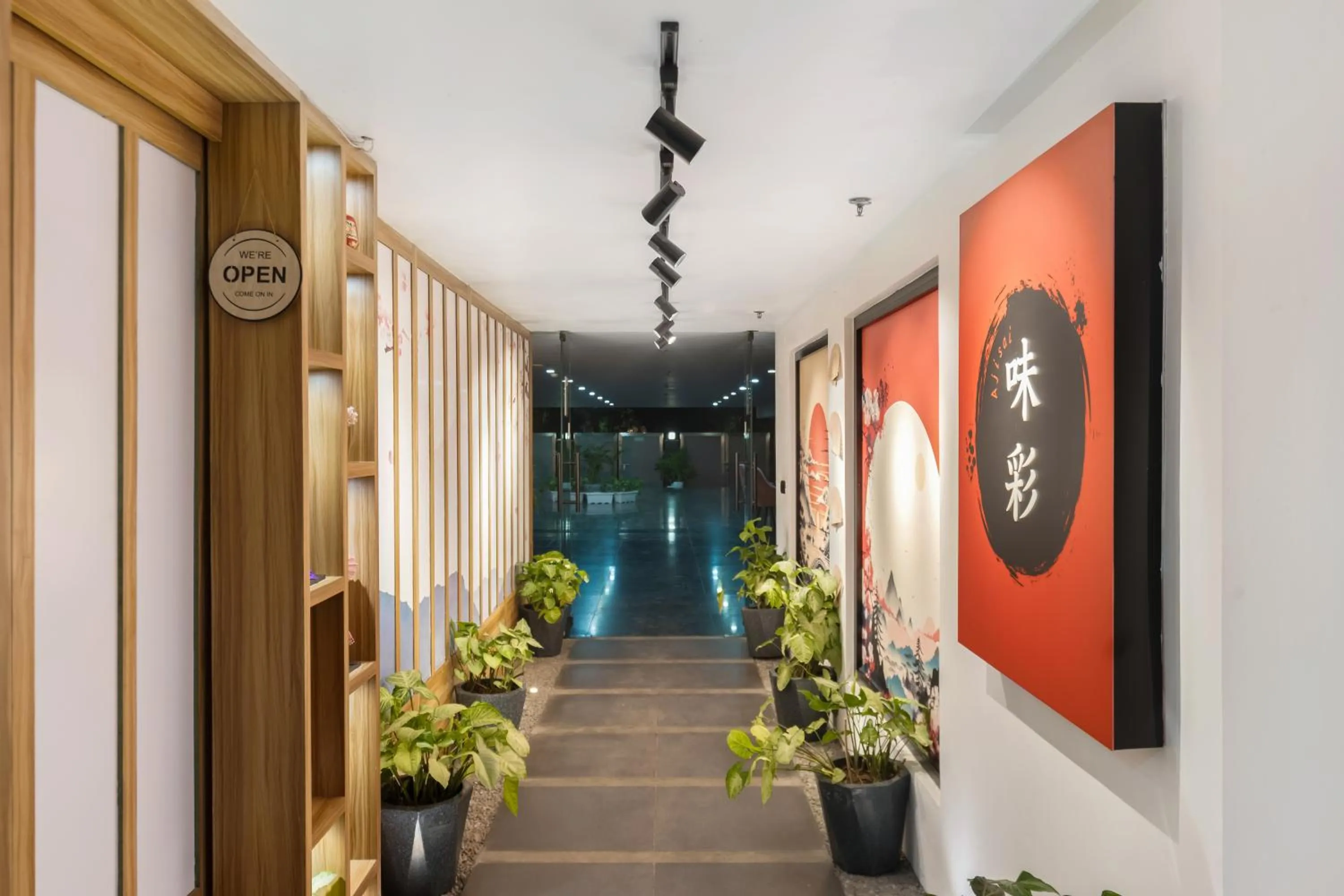 Restaurant/places to eat in BedChambers Serviced Apartments, MG ROAD