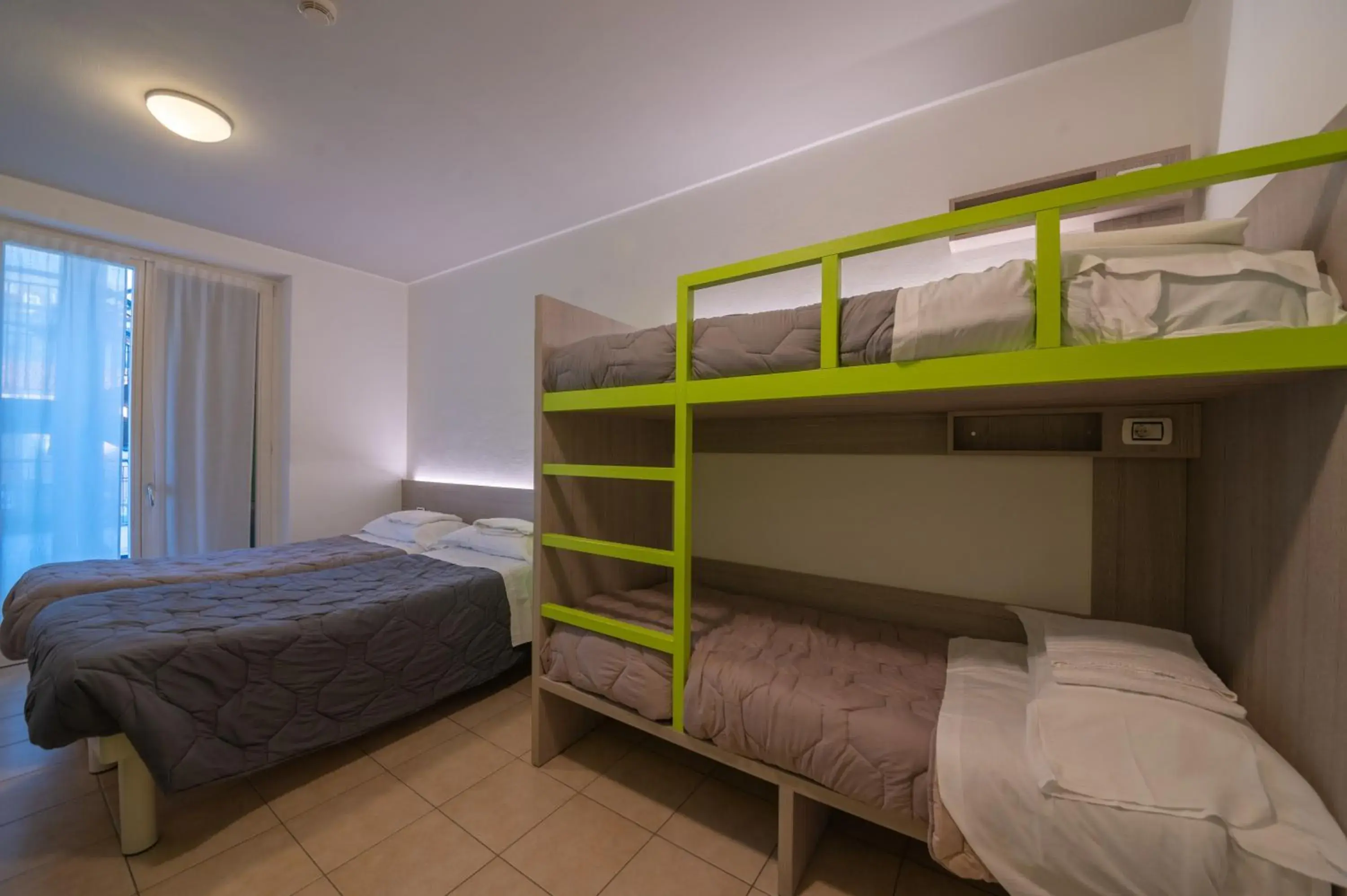 Family Room with Private Bathroom - single occupancy in Ostello Città di Rovereto Family Room with Private Bathroom - single occupancy in Ostello Città di Rovereto