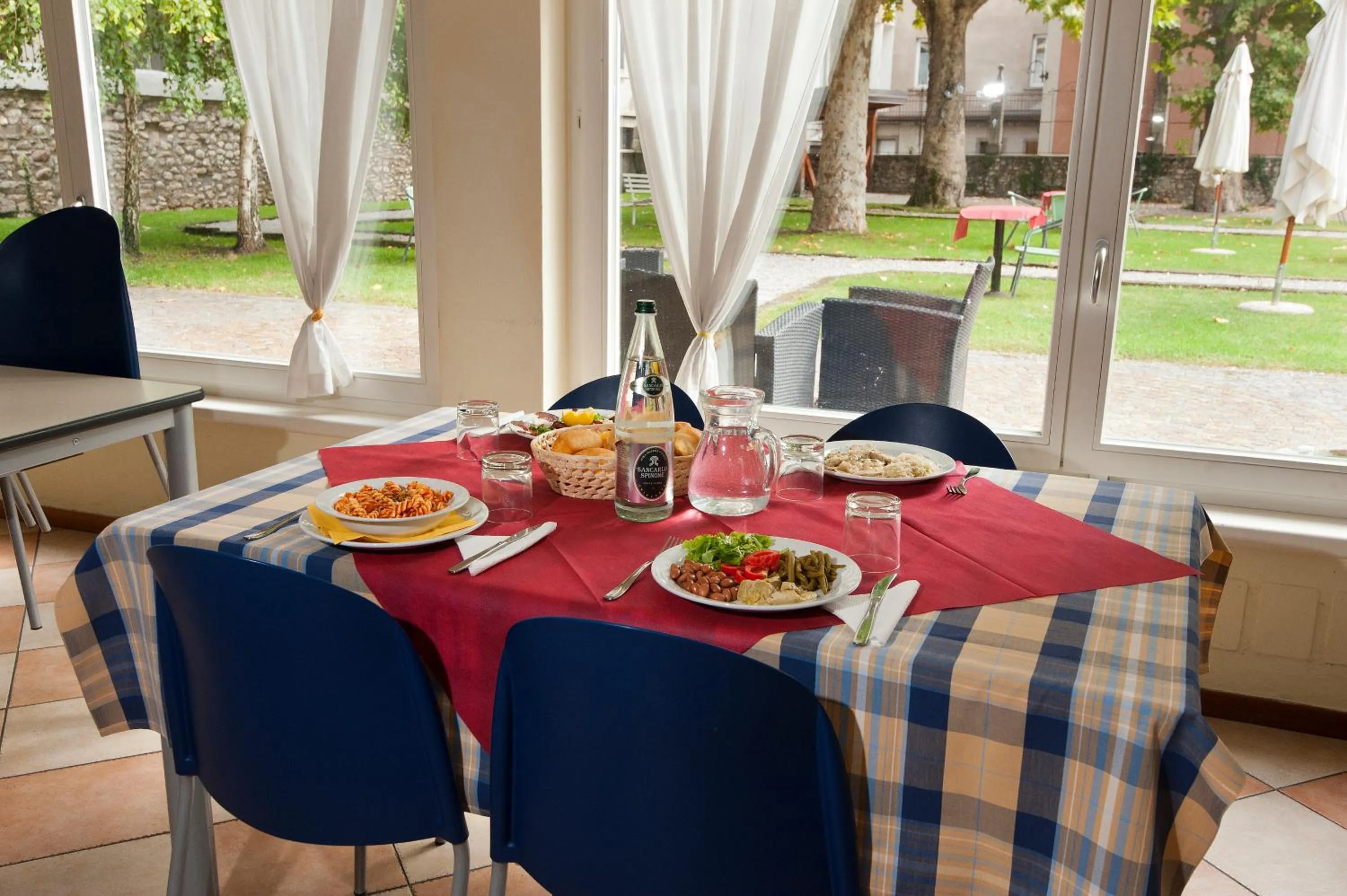 Restaurant/places to eat in Ostello Città di Rovereto