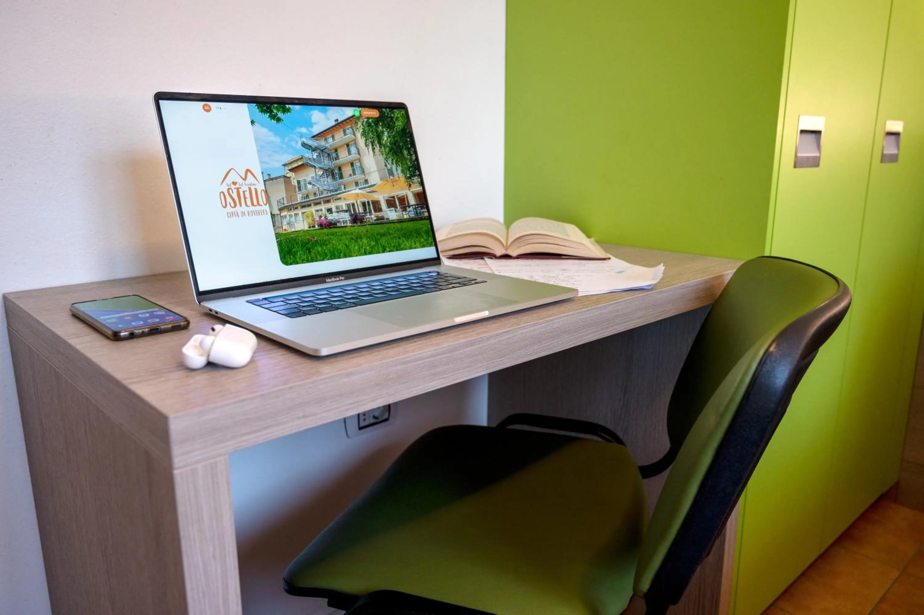 hair dresser in Ostello Città di Rovereto