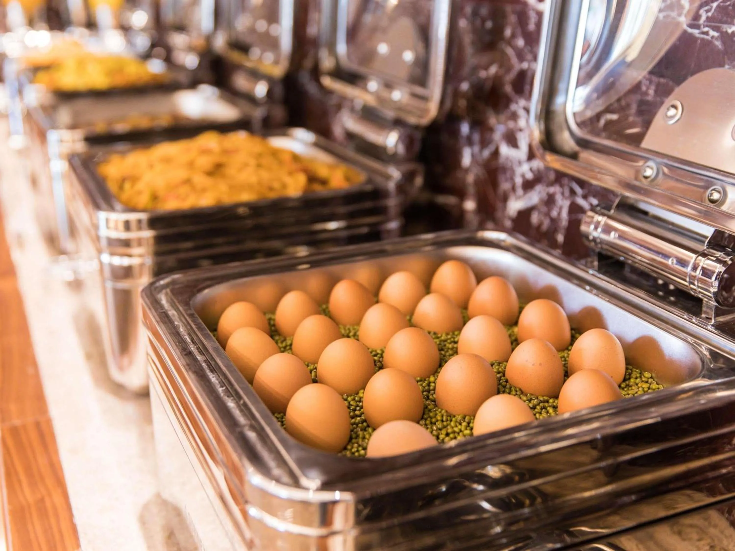 Restaurant/places to eat in Mercure Xian City Centre