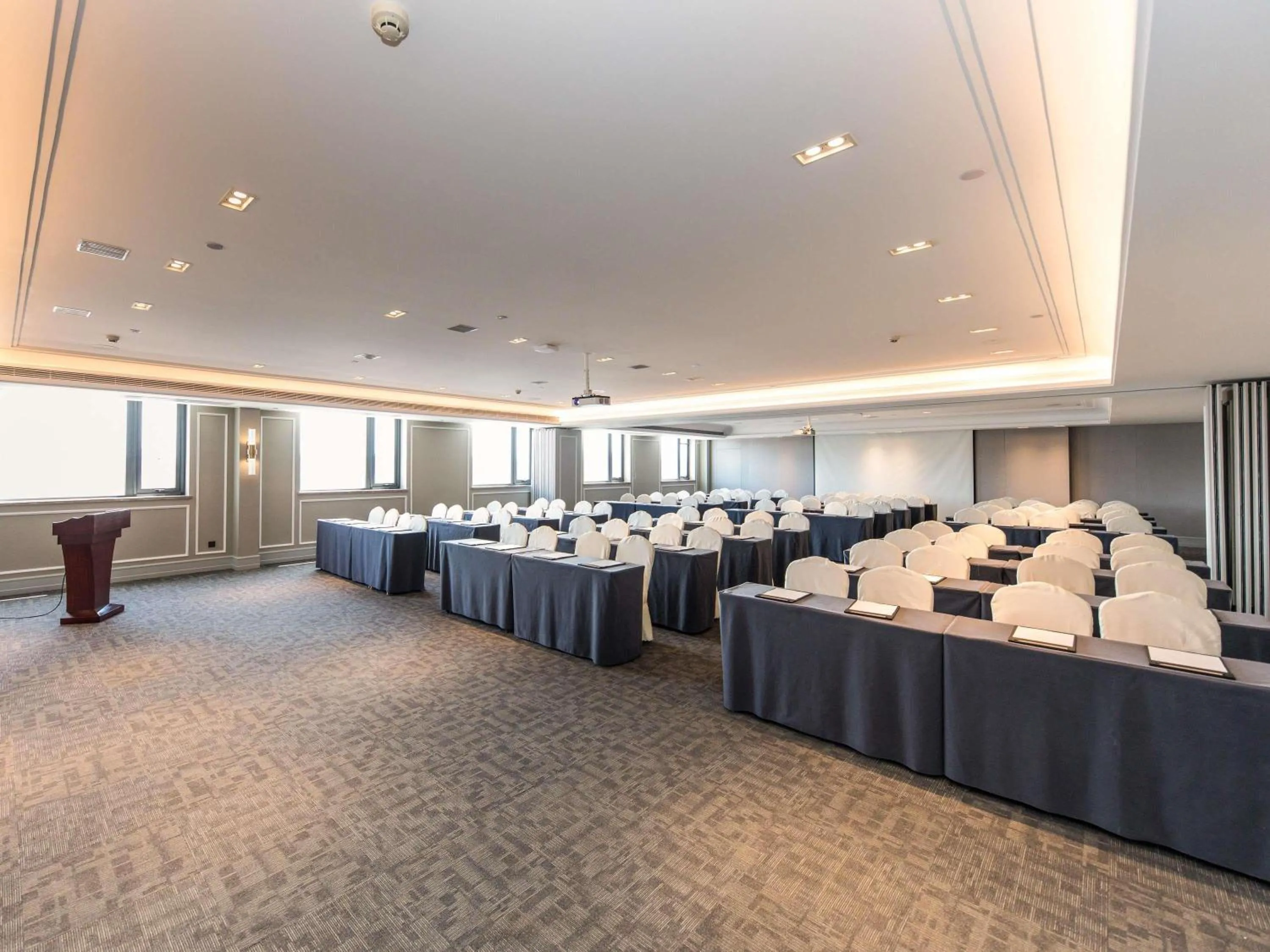 Meeting/conference room in Mercure Xian City Centre