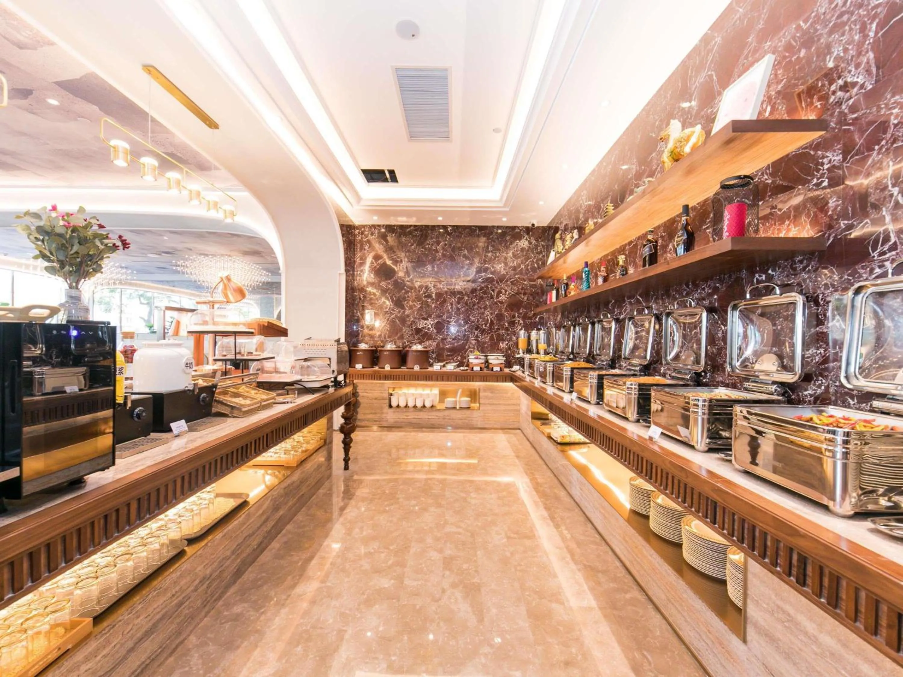 Restaurant/places to eat in Mercure Xian City Centre