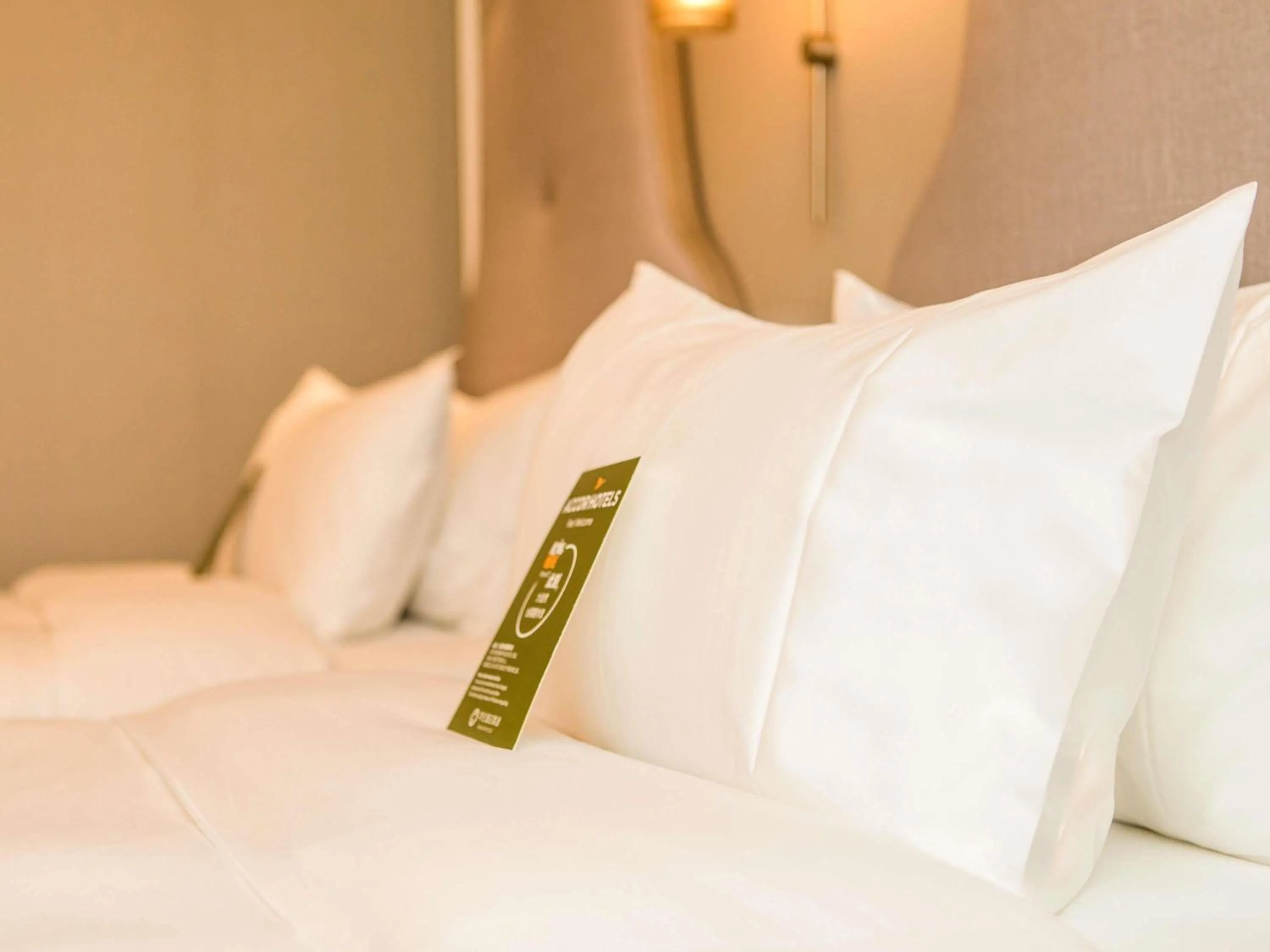 Bedroom, Bed in Mercure Xian City Centre