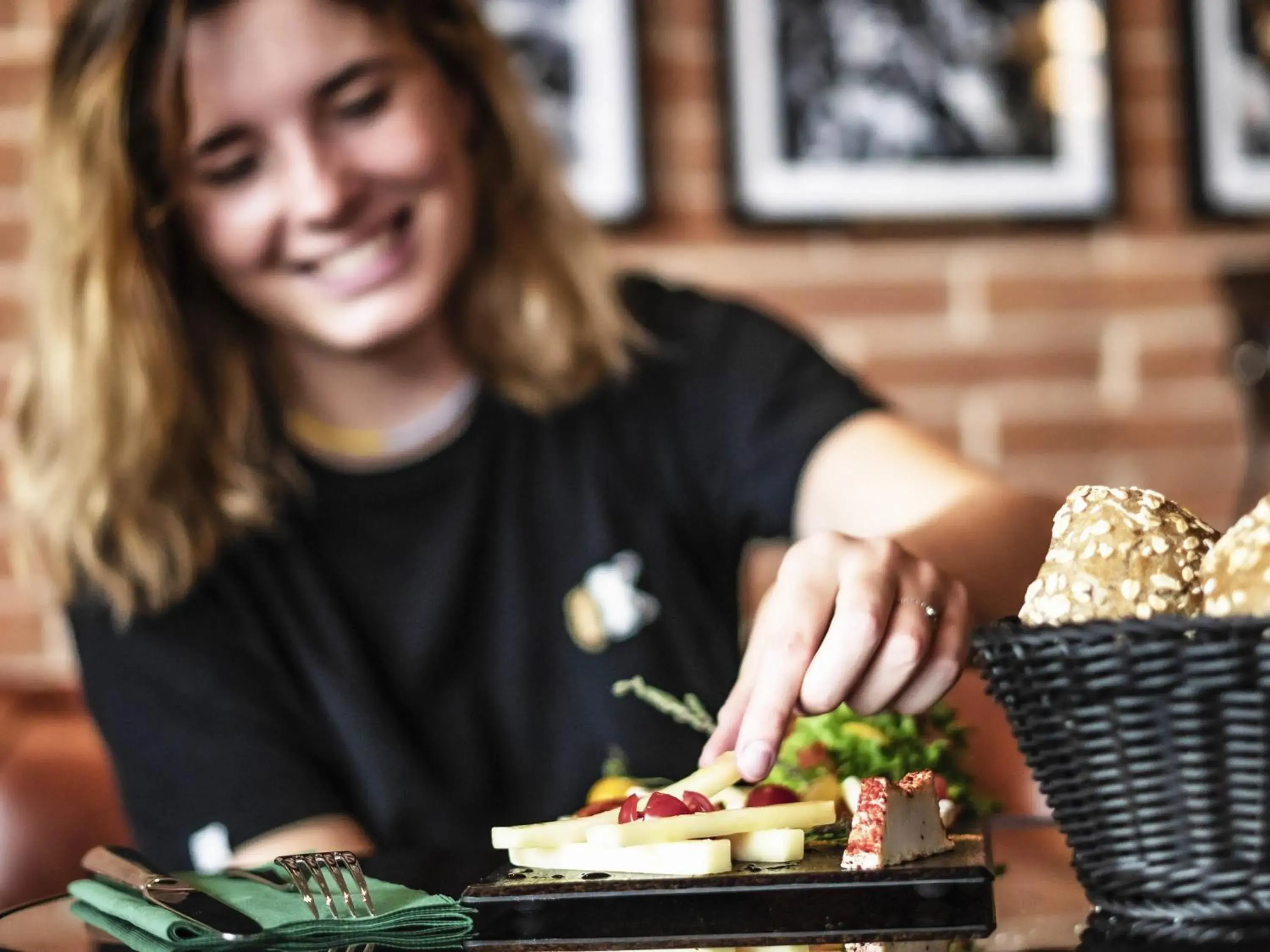 Lounge or bar in ibis Styles Castelnaudary Lounge or bar in ibis Styles Castelnaudary