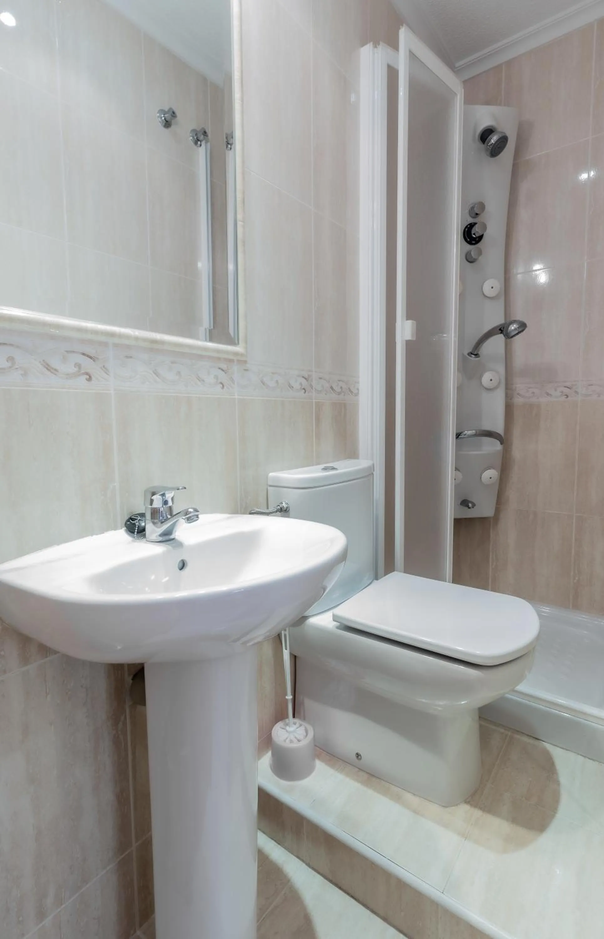 Bathroom in Pensión Isabel by Vivere Stays
