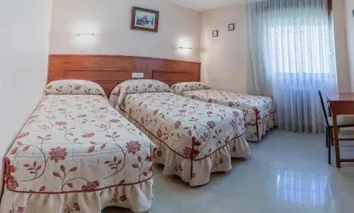 Double Room with Shared Bathroom in Pensión Isabel by Vivere Stays Double Room with Shared Bathroom in Pensión Isabel by Vivere Stays