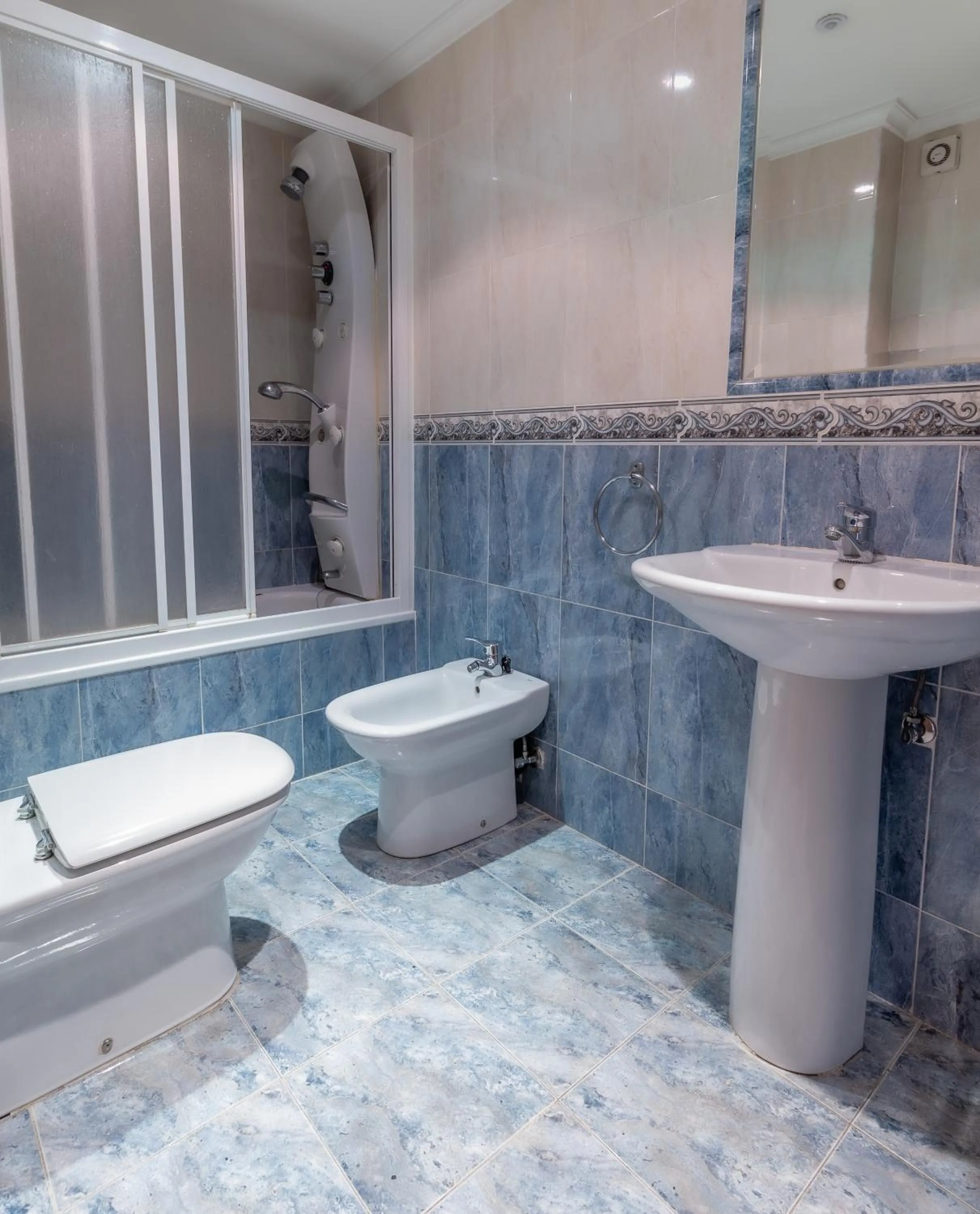 Bathroom in Pensión Isabel by Vivere Stays