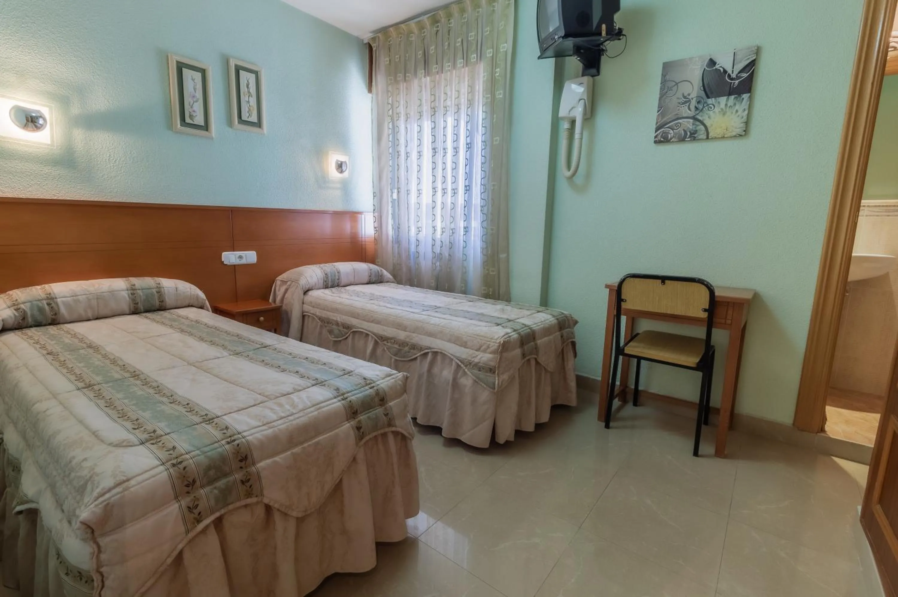Photo of the whole room, Bed in Pensión Isabel by Vivere Stays