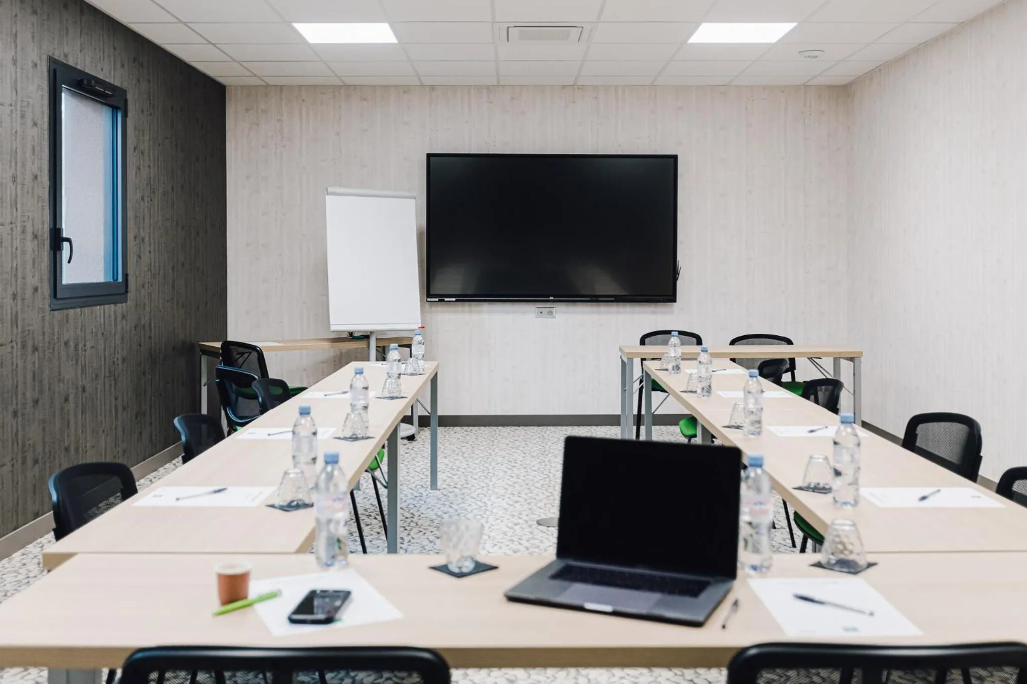 Meeting/conference room in ibis Styles Contres-Cheverny
