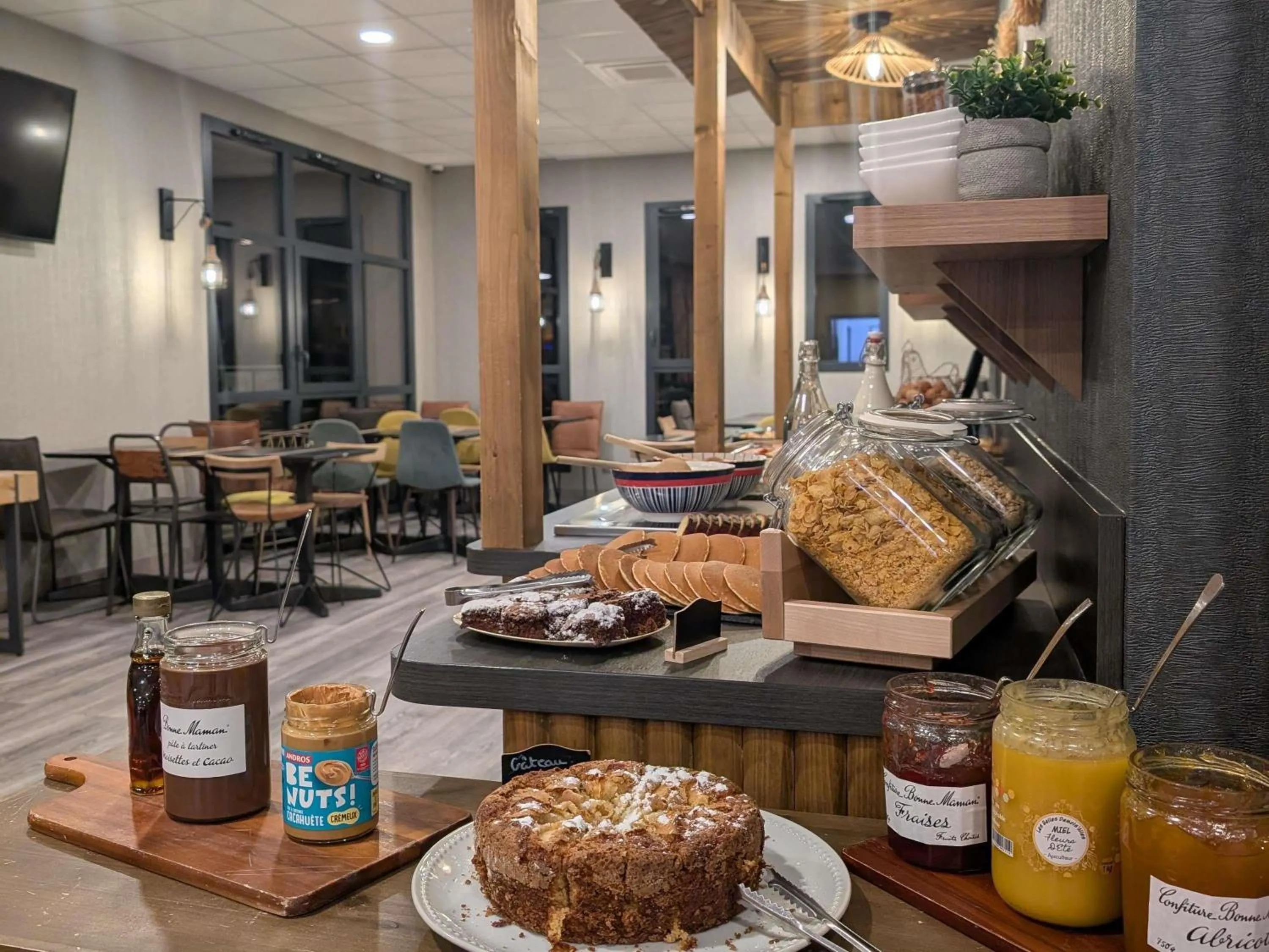 Breakfast in ibis Styles Contres-Cheverny